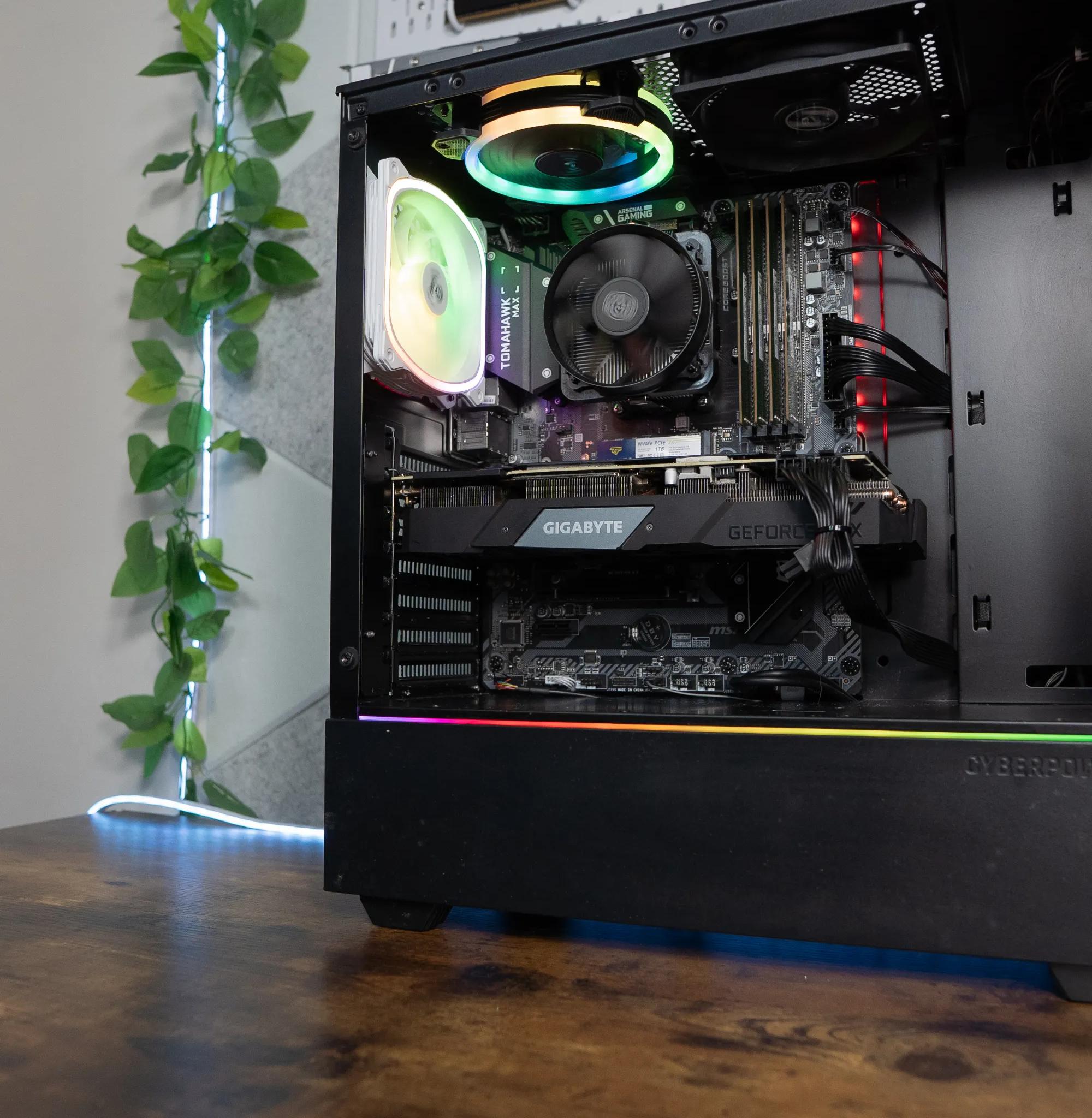 🍬🛸 | Gigabyte RTX 2080 SUPER 8GB | RYZEN 7 2700X | 32GB DDR4 RAM | 2.5TB | CyberPowerPC