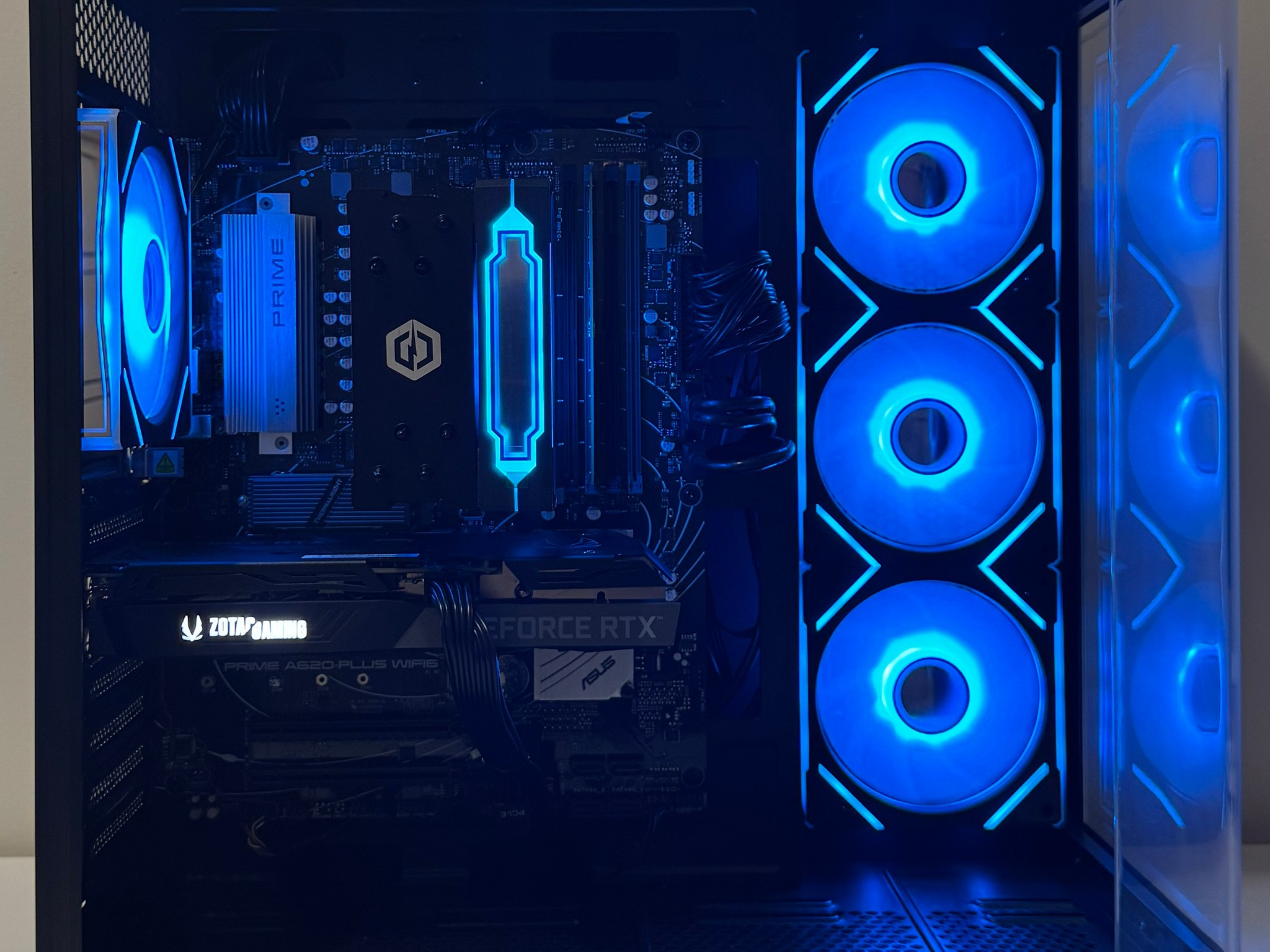 AMD Ryzen 5 8400F 32GB DDR5 RAM GeForce RTX 3060 Ti WD Black SN850X 1TB NVMe SSD AM5 Gaming PC