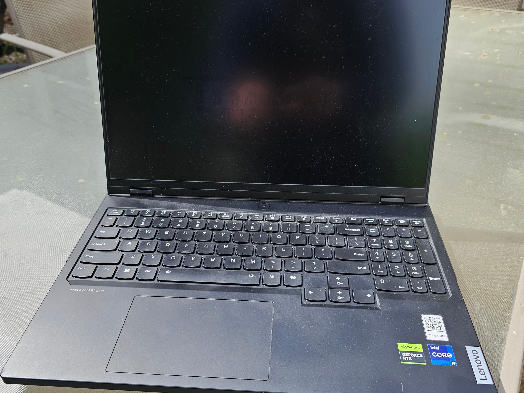 Lenovo Legion Pro 7 16IRX9H 4080 Gaming Laptop