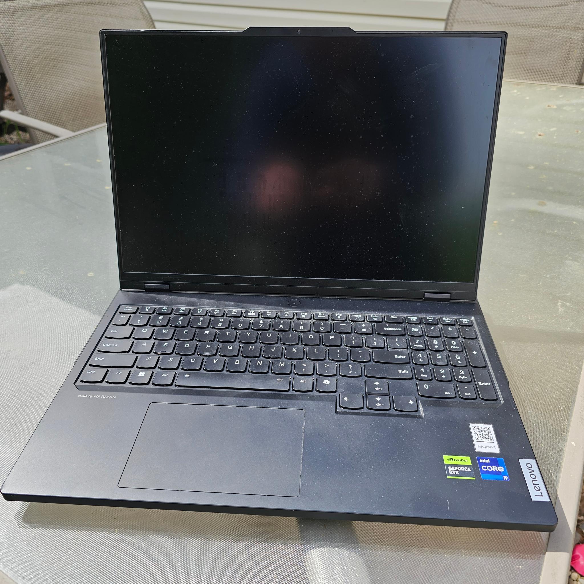 Lenovo Legion Pro 7 16IRX9H 4080 Gaming Laptop