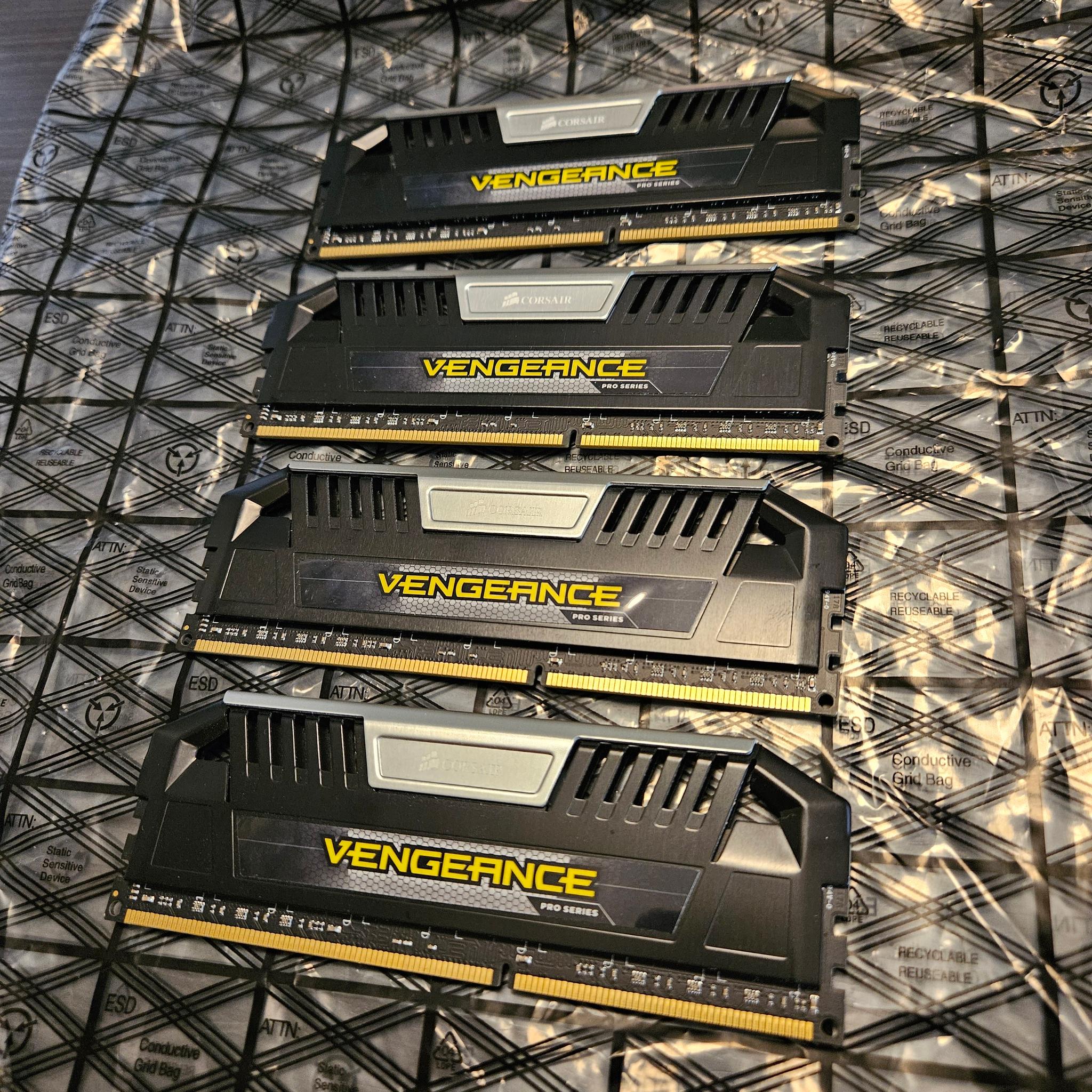 Corsair Vengeance Pro Series DDR3 RAM 32gb 1600