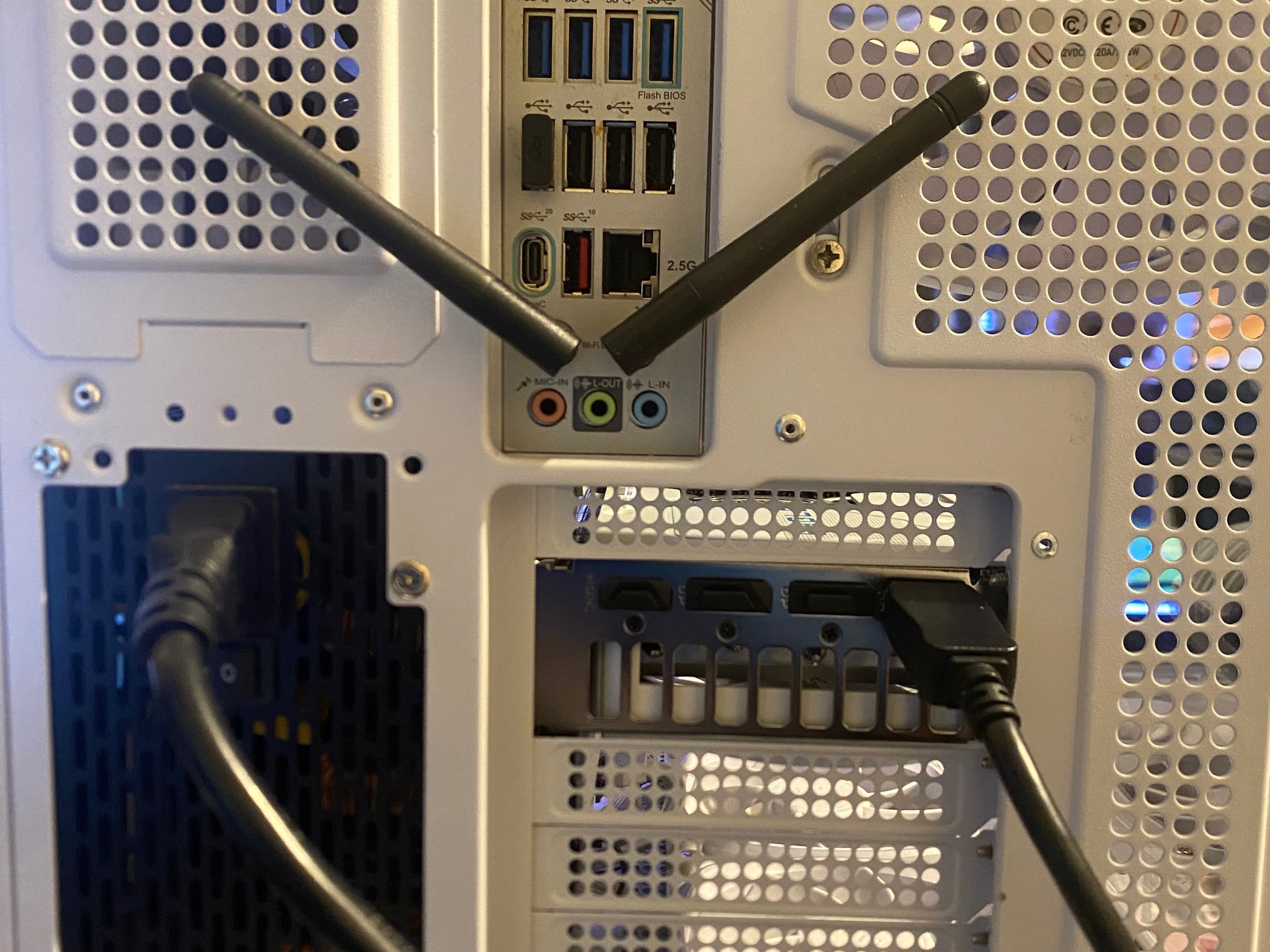 "BLIZZARD" ALL-WHITE HIGH-END GAMING PC | RYZEN 7 9800X3D | RTX 5070 | 32GB DDR5