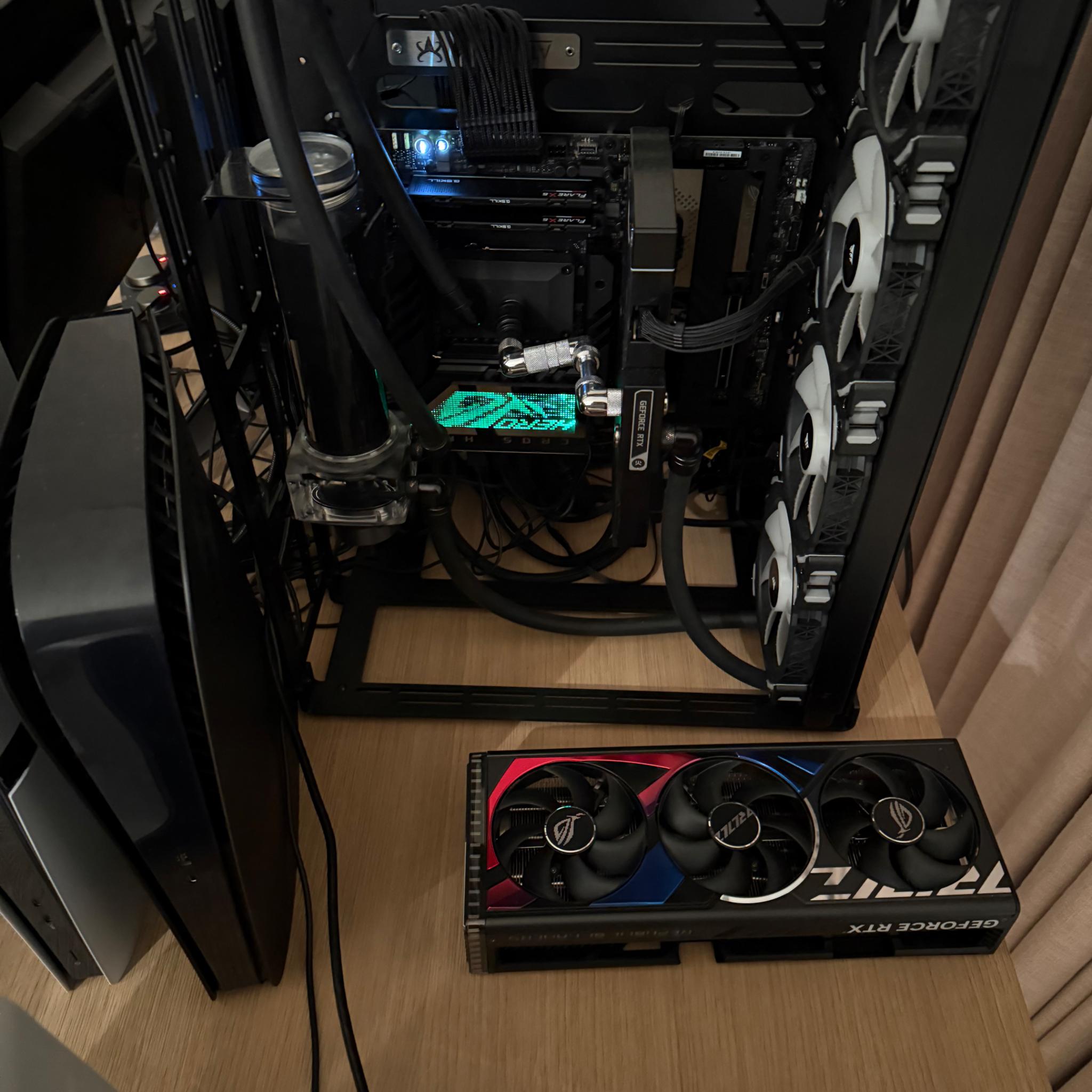 LIQUID COOLED ASUS ROG STRIX 4090 OC x EKWB