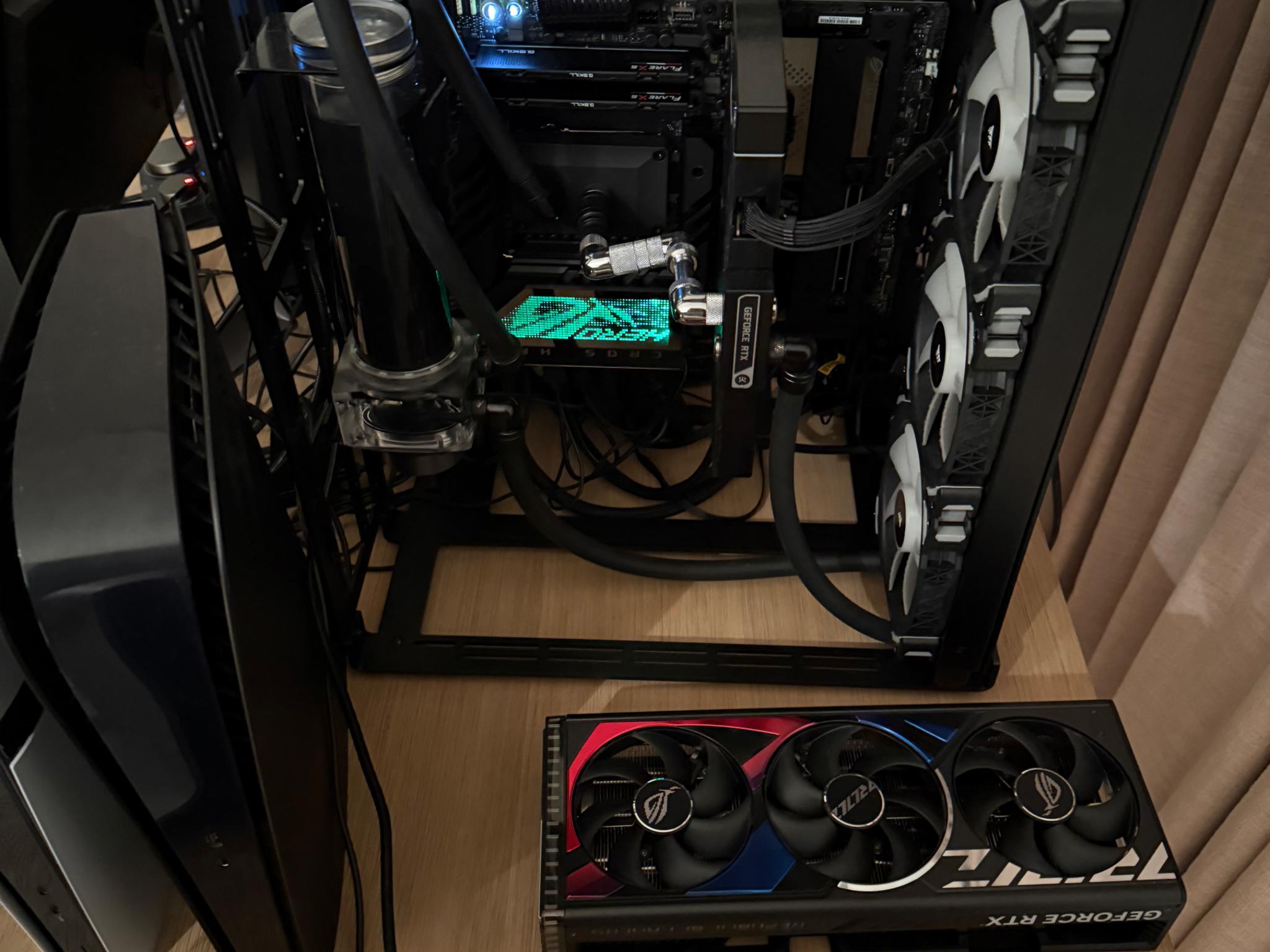 LIQUID COOLED ASUS ROG STRIX 4090 OC x EKWB