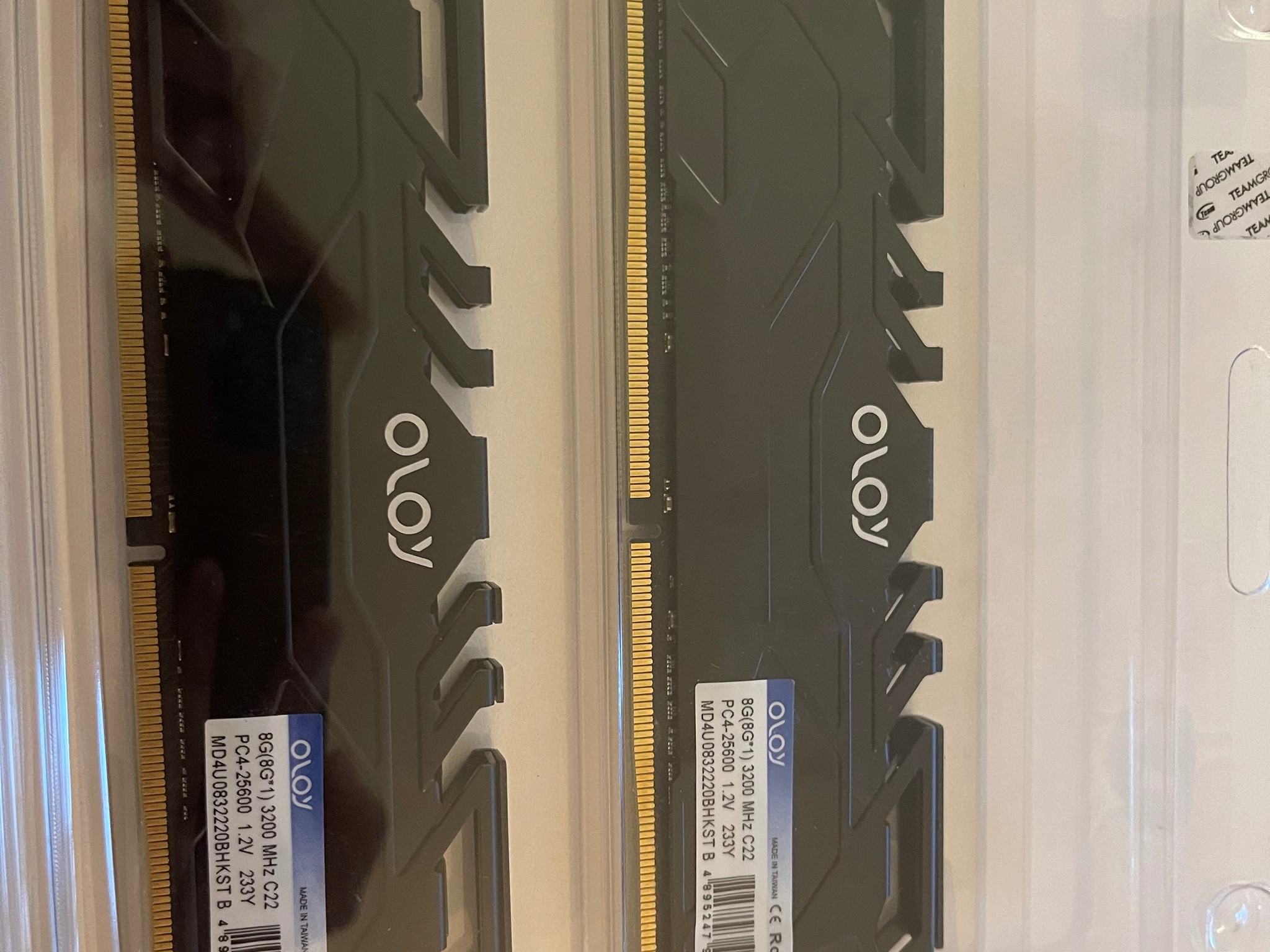 OLOy DDR4 RAM 16GB (2x8GB) 3200 MHz 1.35V 288-Pin Desktop Gaming UDIMM