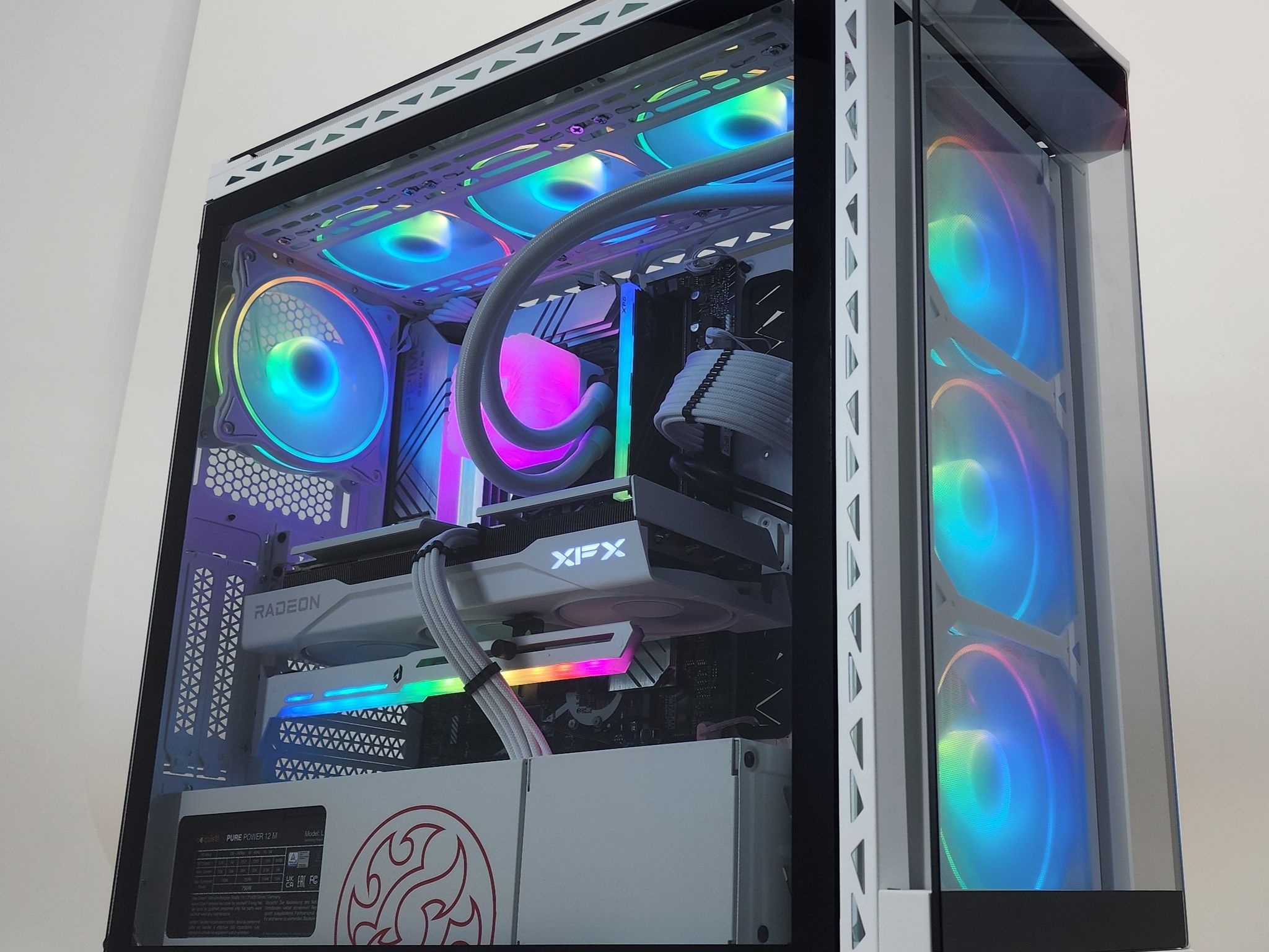 Gaming PC i7-13700KF 16GB RAM 1TB SSD RX 9060 XT 16GB Windows 11 Computer
