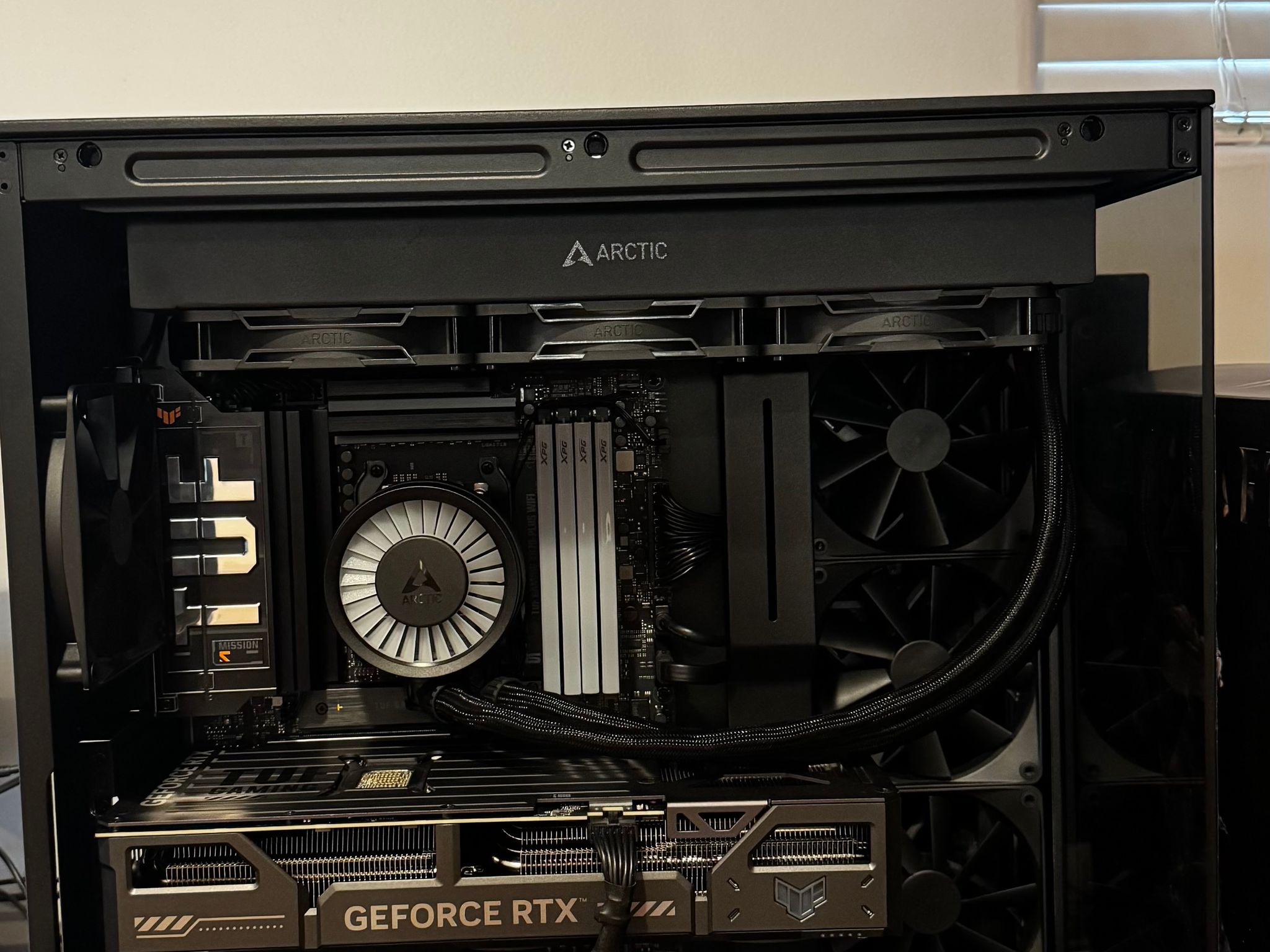 H9 FLOW/Ryzen 9800x3D/ASUS TUF GAMING 5070 OC/64GB DDR5/4tb NVME/(Free gaming monitor with purchase)