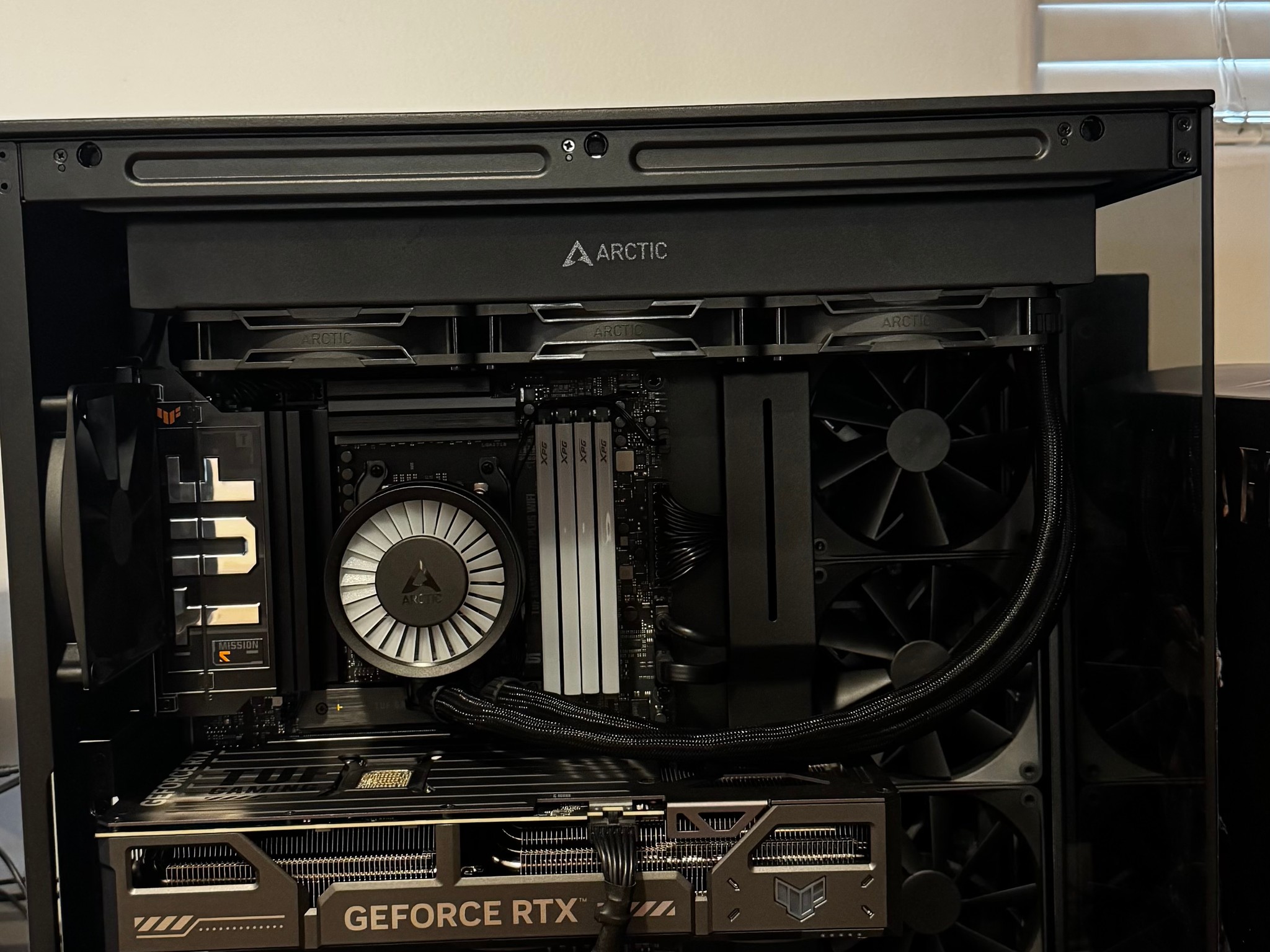 H9 FLOW/Ryzen 9800x3D/ASUS TUF GAMING 5070 OC/64GB DDR5/4tb NVME/(Free gaming monitor with purchase)