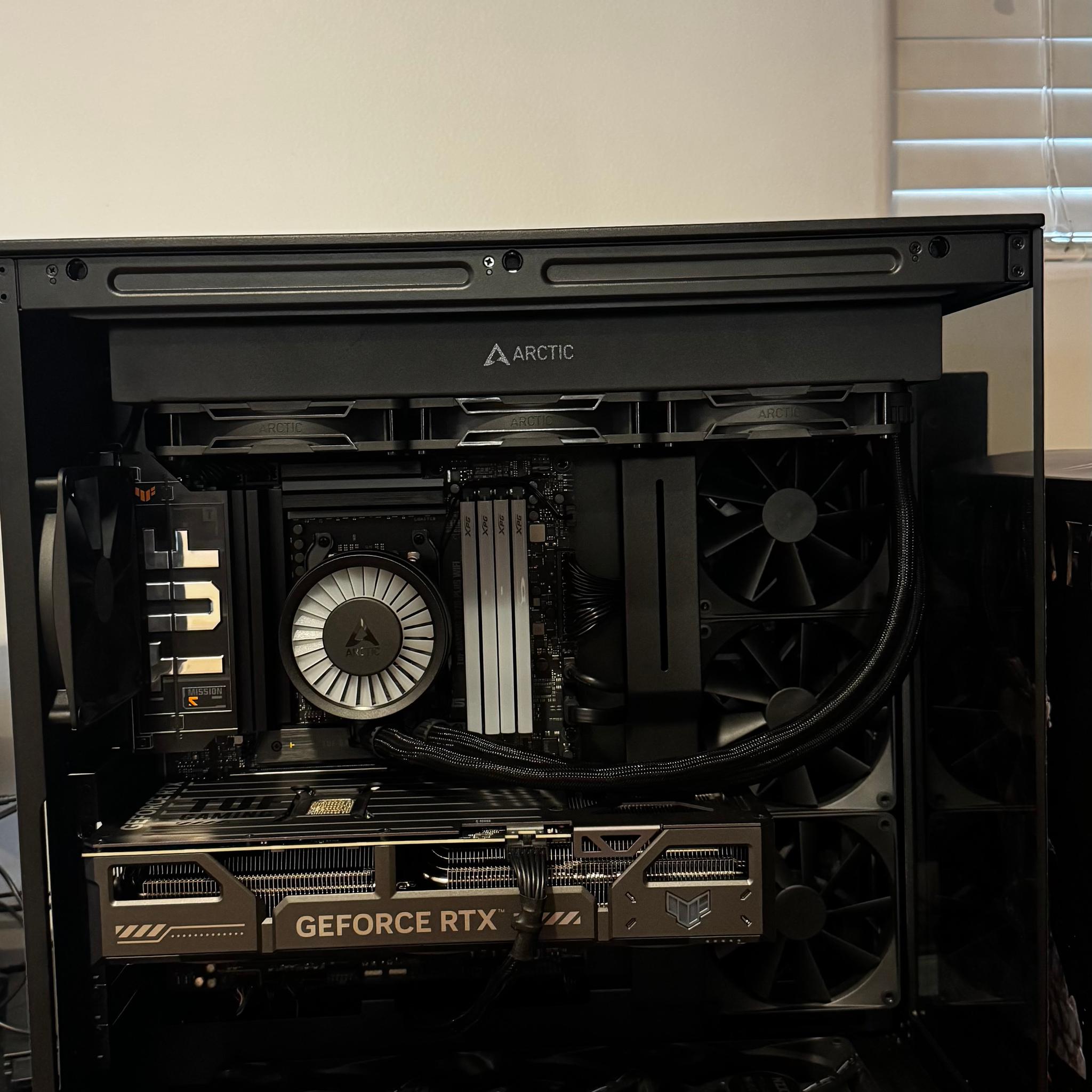 H9 FLOW/Ryzen 9800x3D/ASUS TUF GAMING 5070 OC/64GB DDR5/4tb NVME/(Free gaming monitor with purchase)
