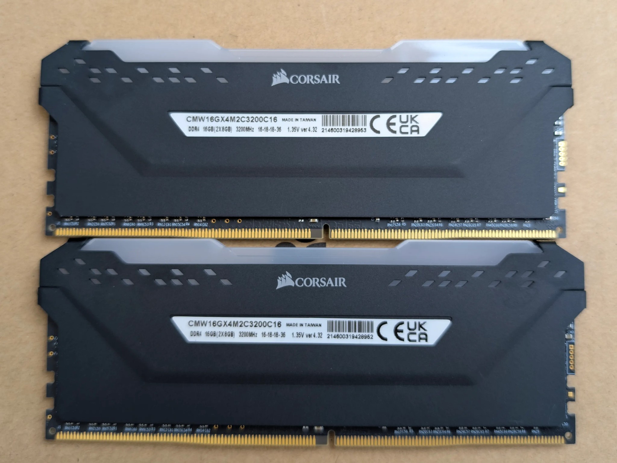2X8GB Corsair Vengeance RGB PRO 3200MHz RAM