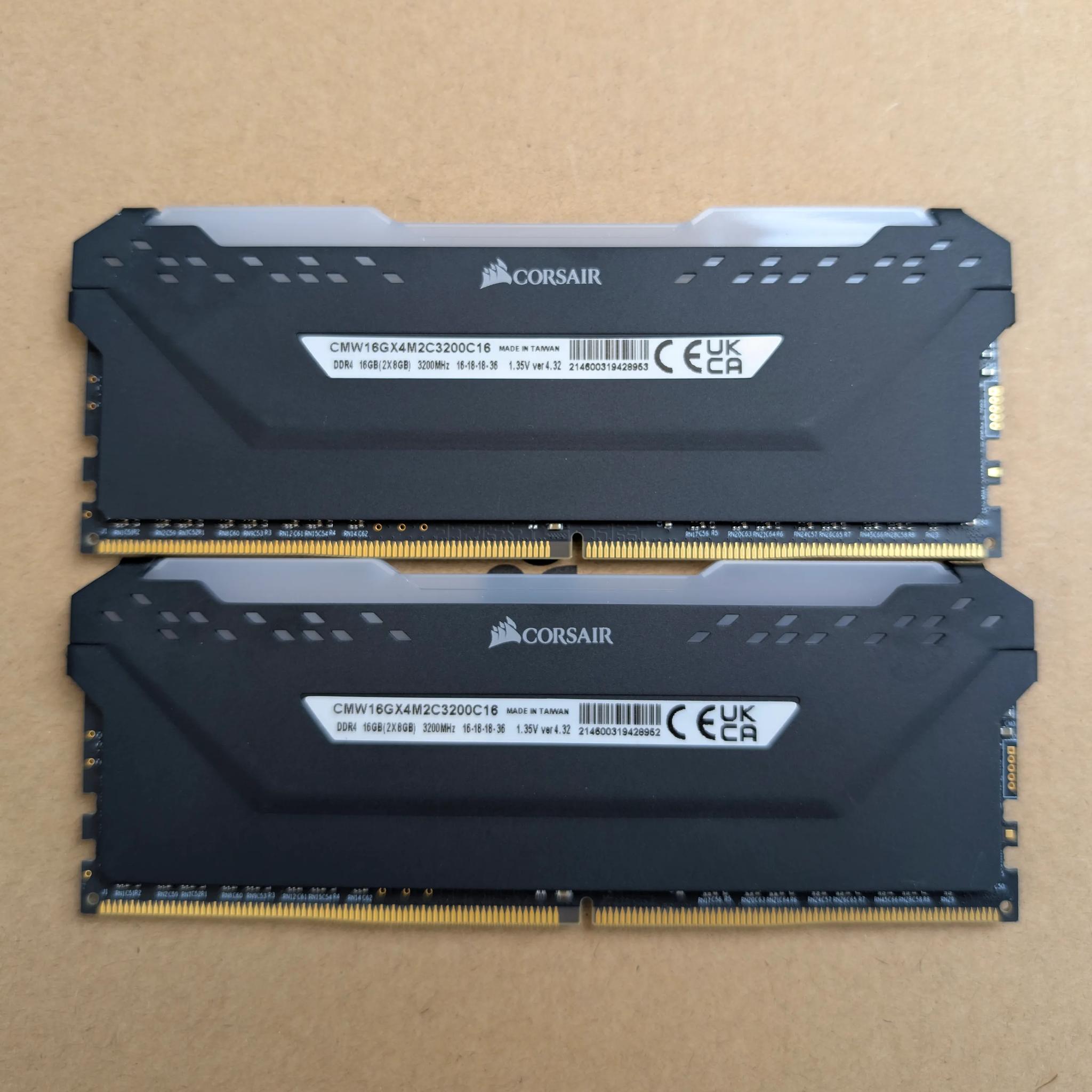 2X8GB Corsair Vengeance RGB PRO 3200MHz RAM