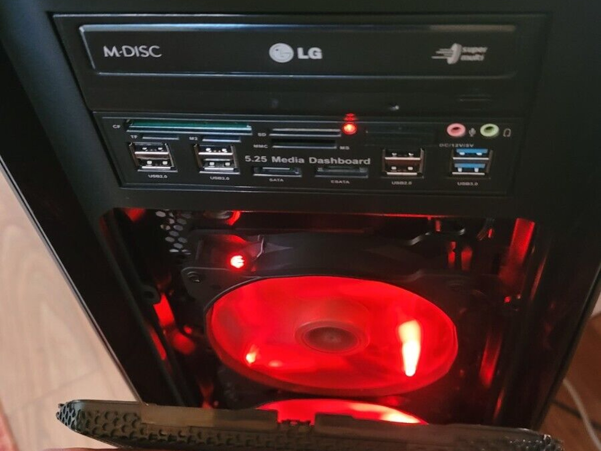 Core i7 9700k, EVGA RTX 2080, 16Gb RAM, TUF Gaming Z390, BIG!!!