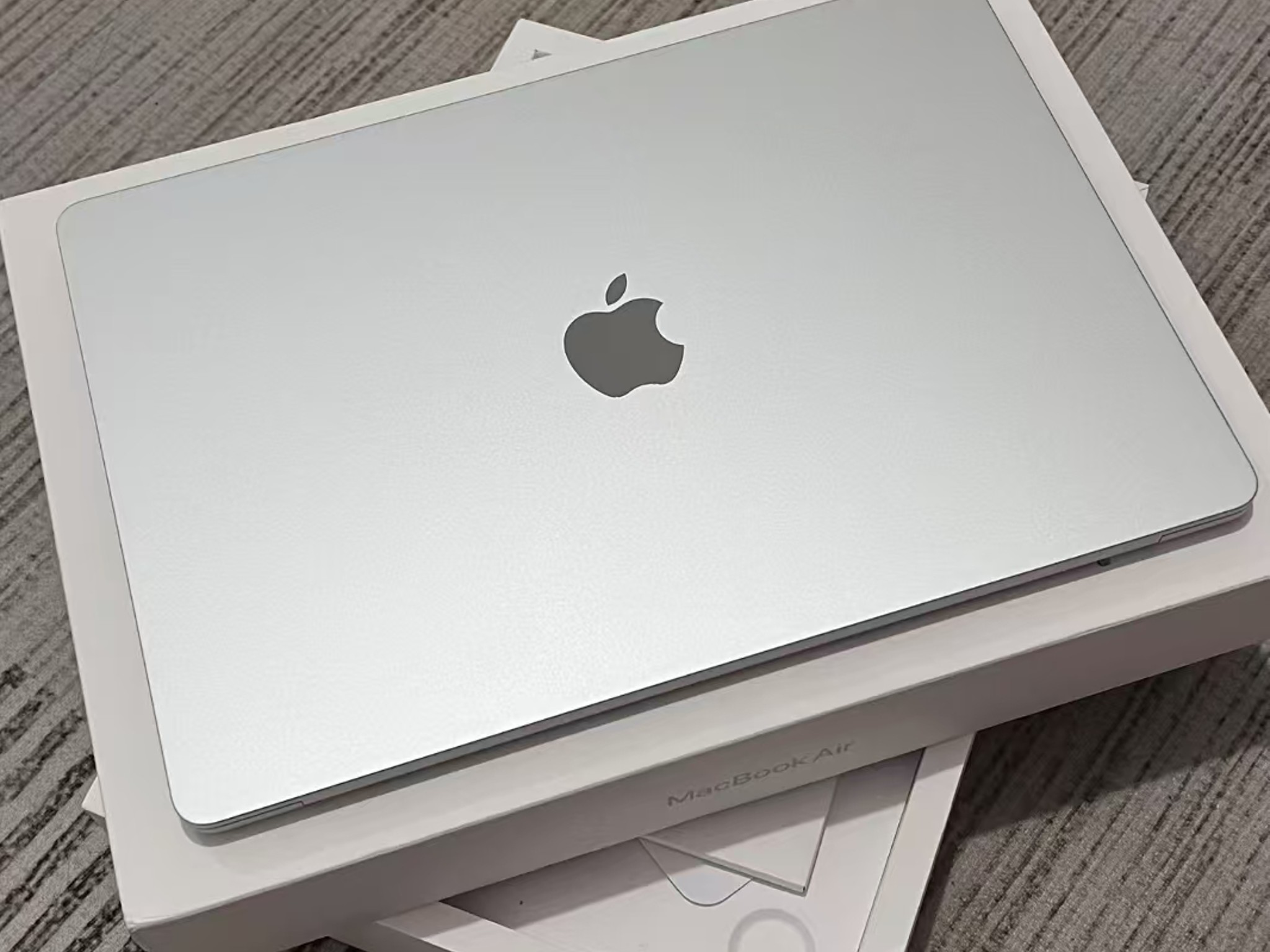 Apple MacBook Air 15-inch M5 16GB 512GB SSD Silver – Touch ID