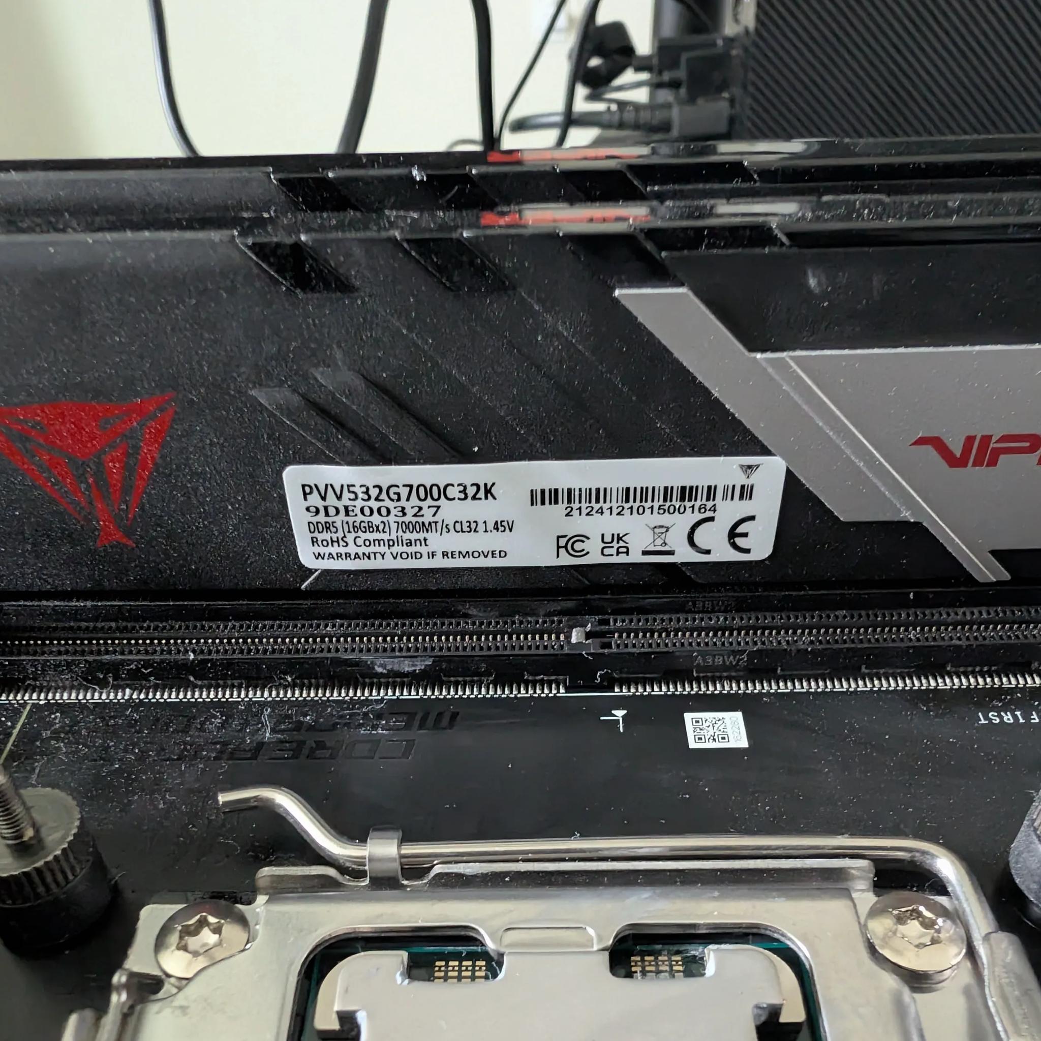 MSI B650 Tomahawk Wifi, Ryzen 7600x, 32gb DDR5 ram, dual 512gb GEN 3 SSDs and 360mm DEEPCOOL LD360