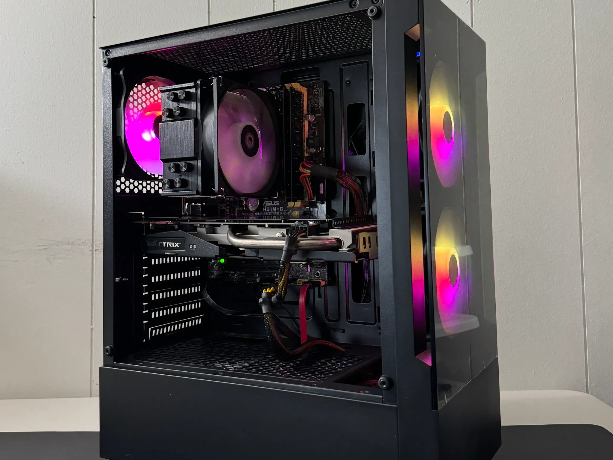 GTX 970 4GB | INTEL i7 4770s | 16GB DDR3 RAM | 256 GB SSD | Black Gaming Computer