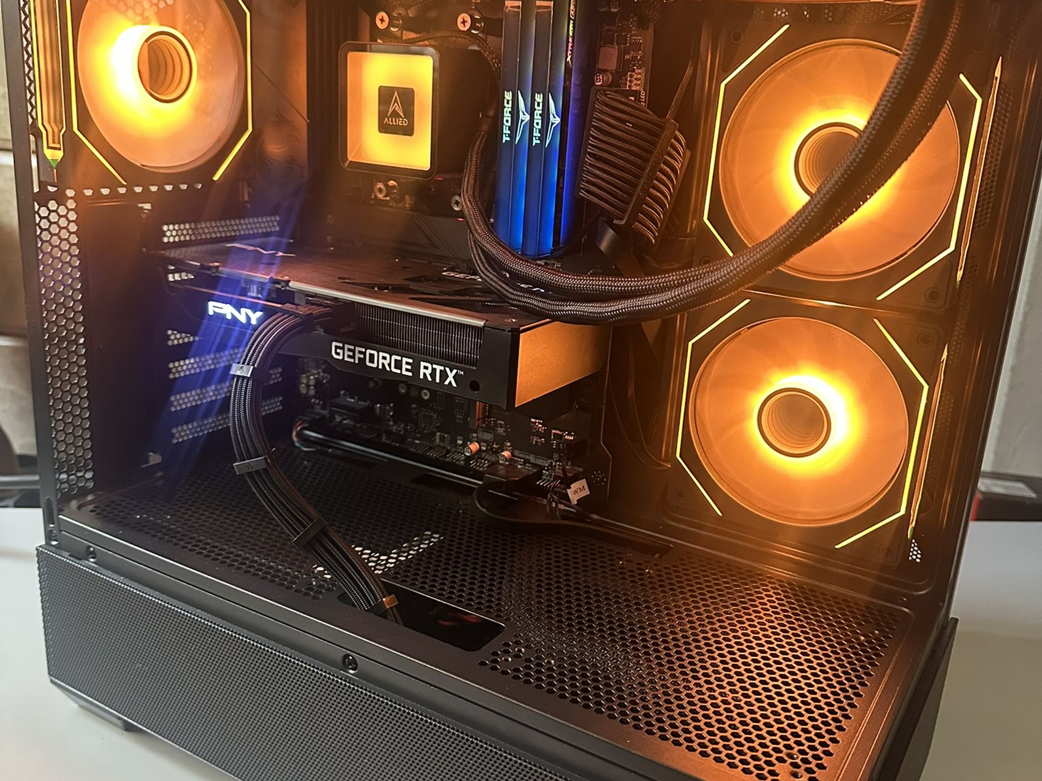 Gaming PC (Ryzen 5 5600X / RTX 3060 Ti / 1TB NVME / 32GB RAM)