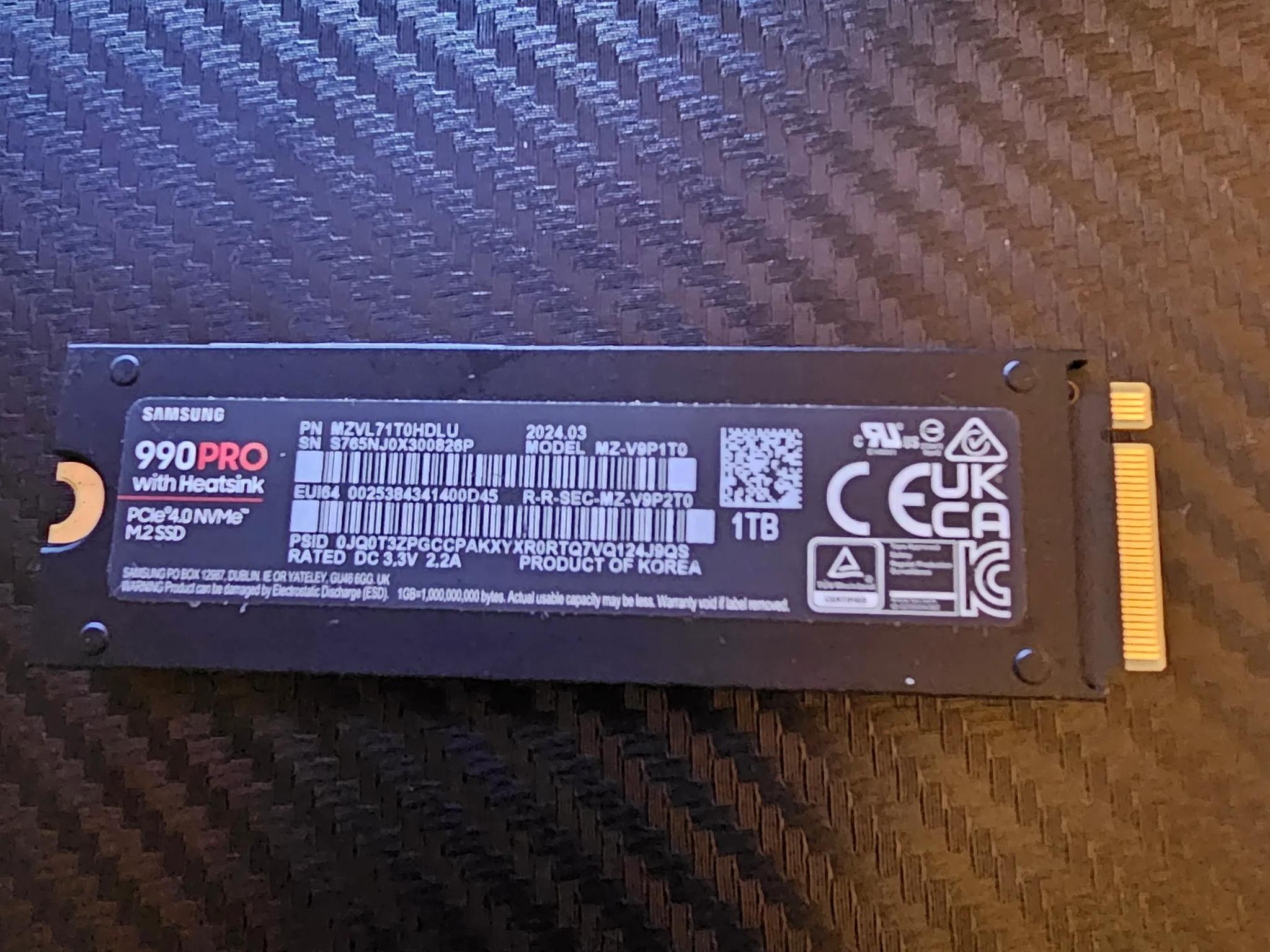 SAMSUNG 990 PRO w/ Heatsink SSD 1TB PCIe 4.0 M.2 Internal Solid State Hard Drive