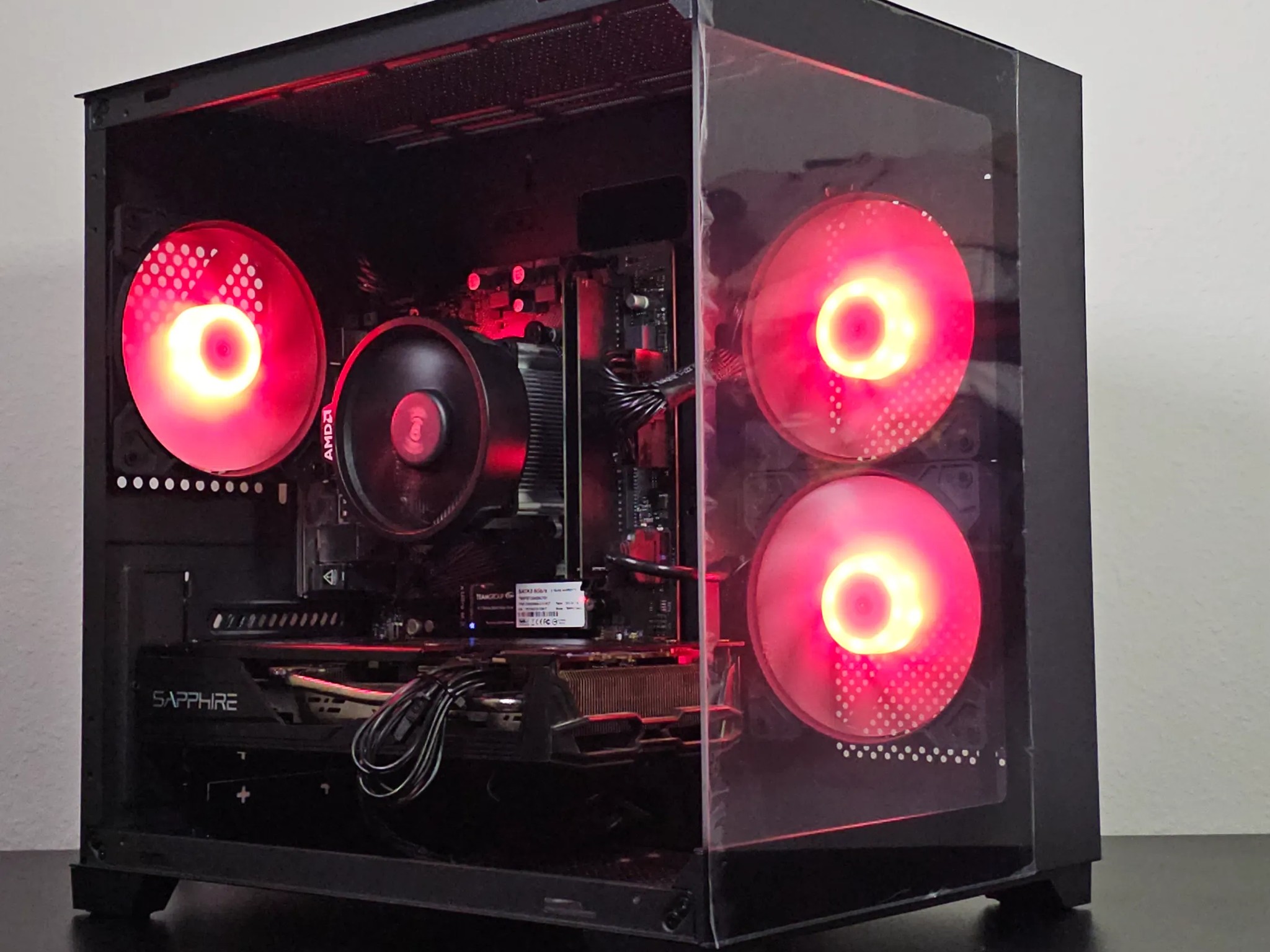 Midrange 1080p / RX 5700-XT 8GB / Ryzen 5 3600 / 16GB DDR4 / 256GB SSD + 3TB HDD
