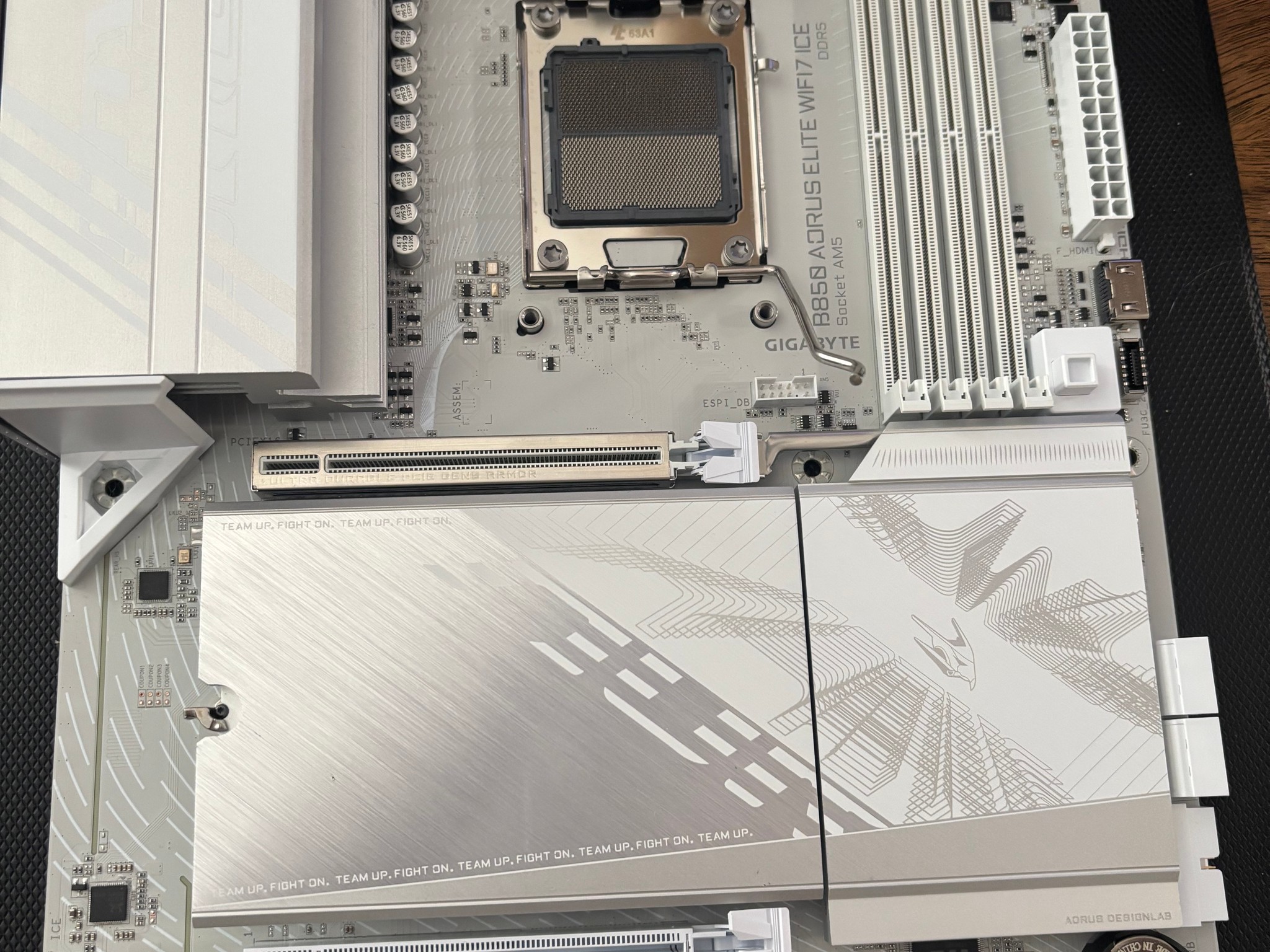 GIGABYTE B850 AORUS ELITE WIFI7 ICE