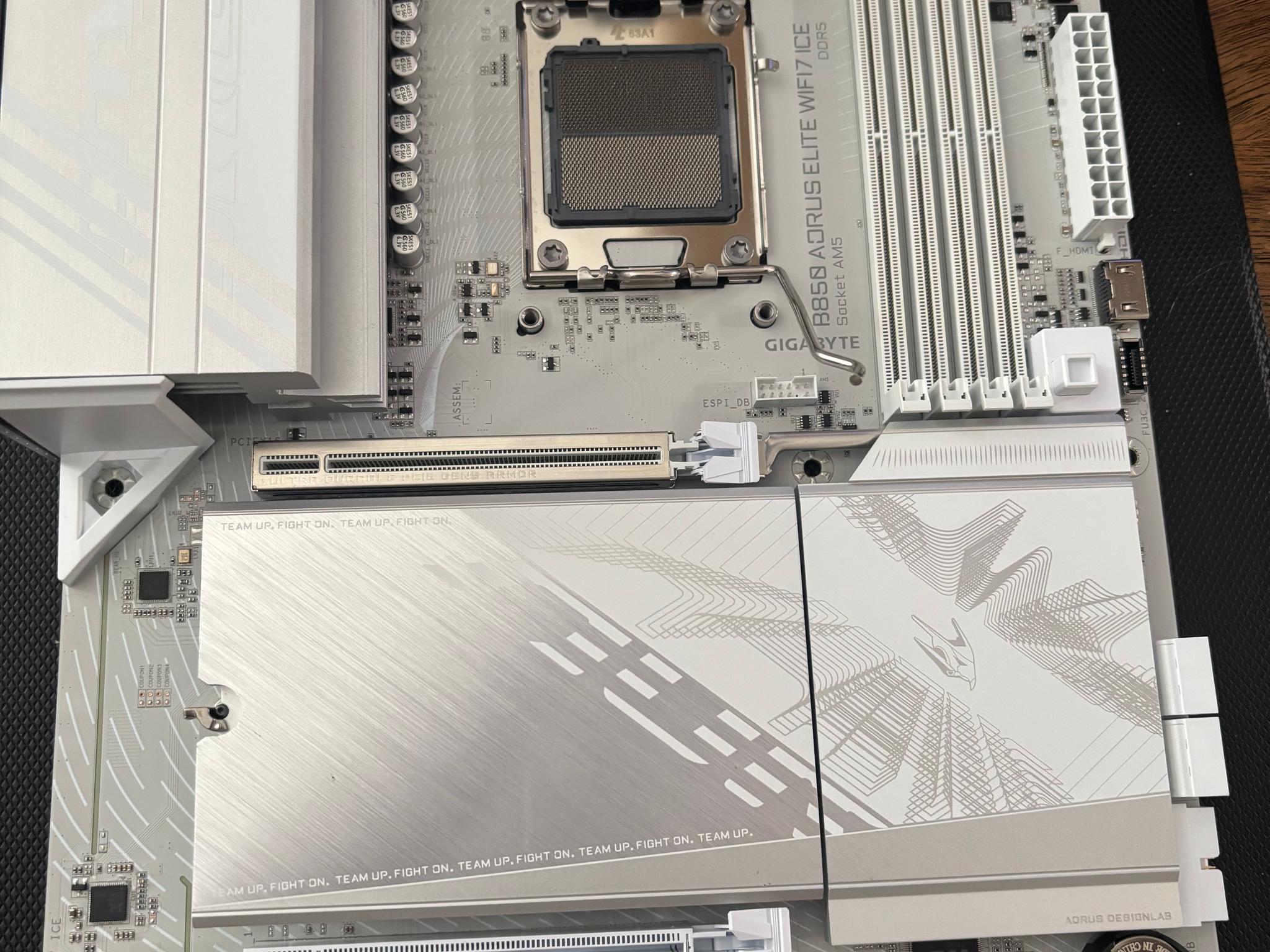 GIGABYTE B850 AORUS ELITE WIFI7 ICE