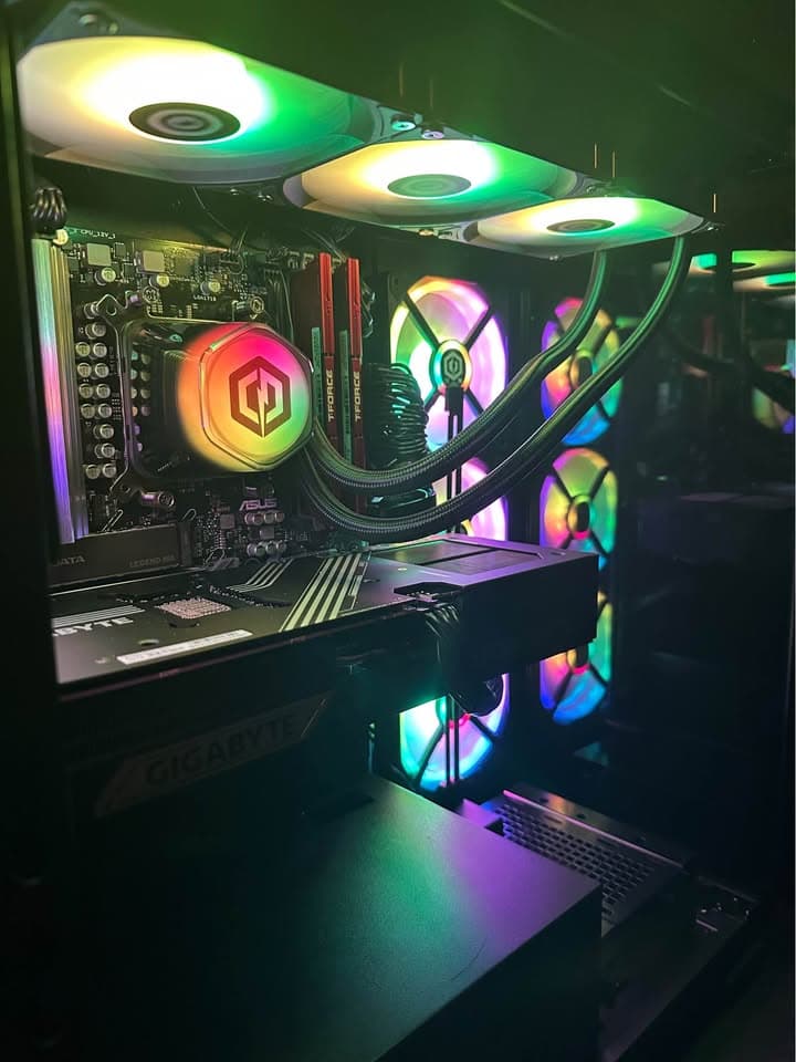 High End Desktop Gaming PC (9800X3D + 32GB DDR5 + 5070Ti)