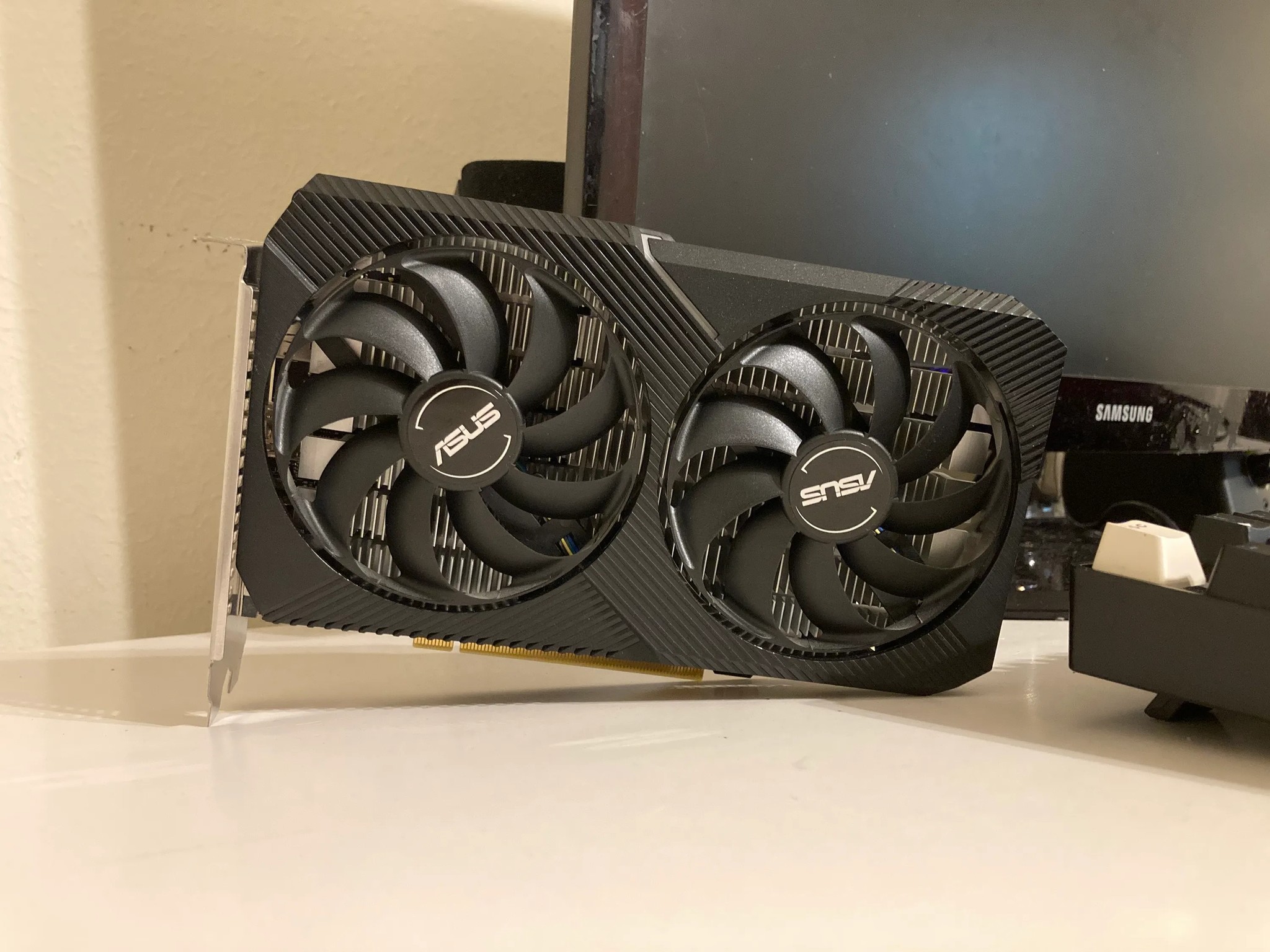 ASUS GTX 1650 4GB