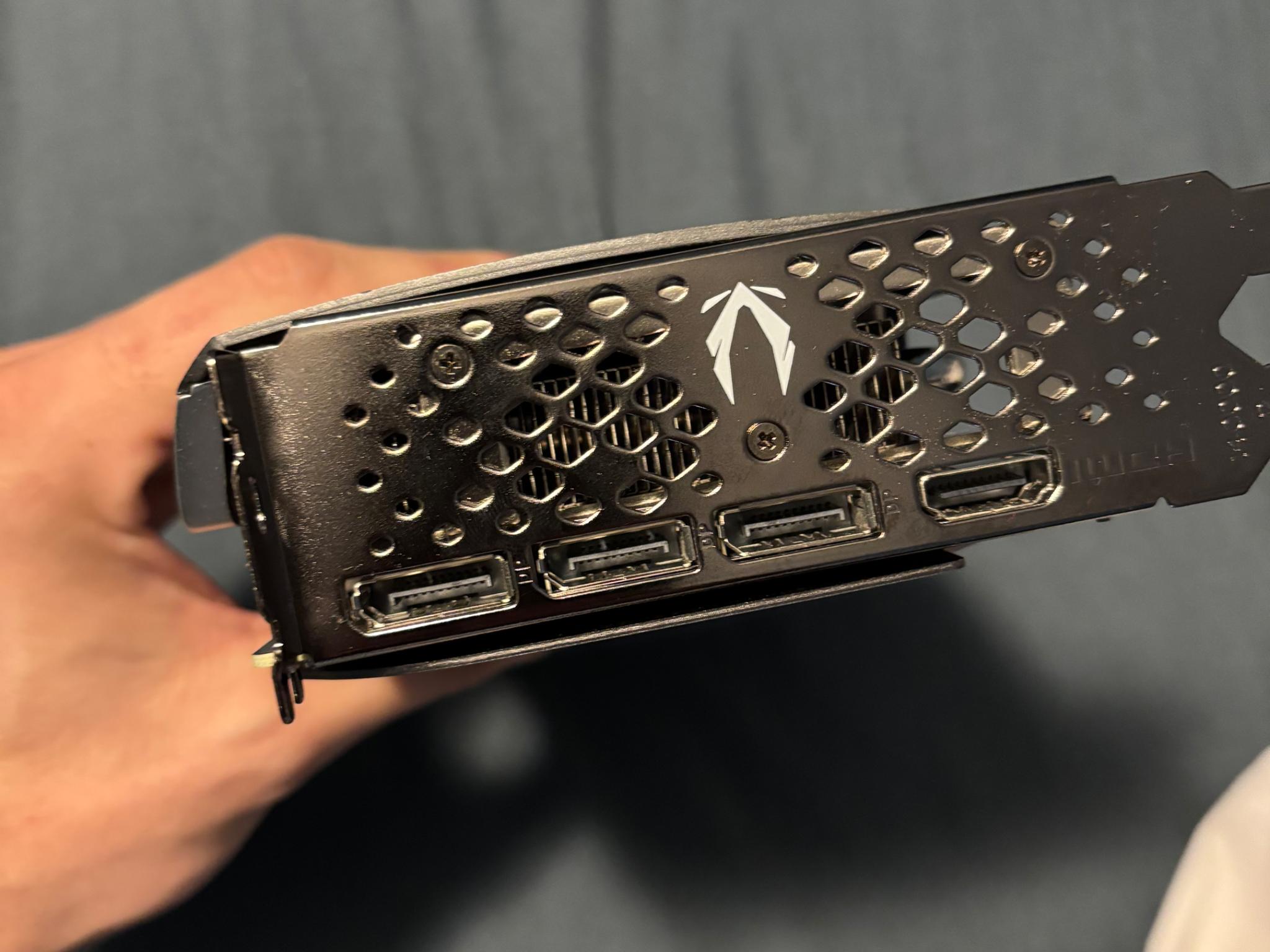 RTX 4070 twin fan zotac gaming 12g vram
