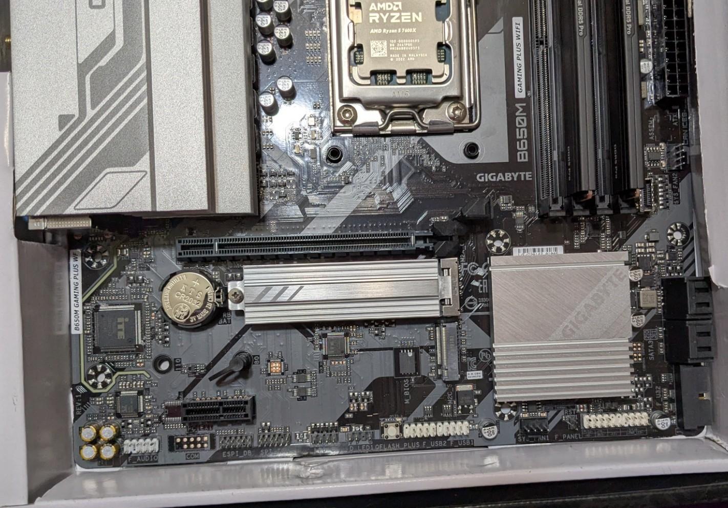 B650M Gaming Plus Wifi + Ryzen 5 7600X + 32GB DDR5-5600 + 1TB M.2