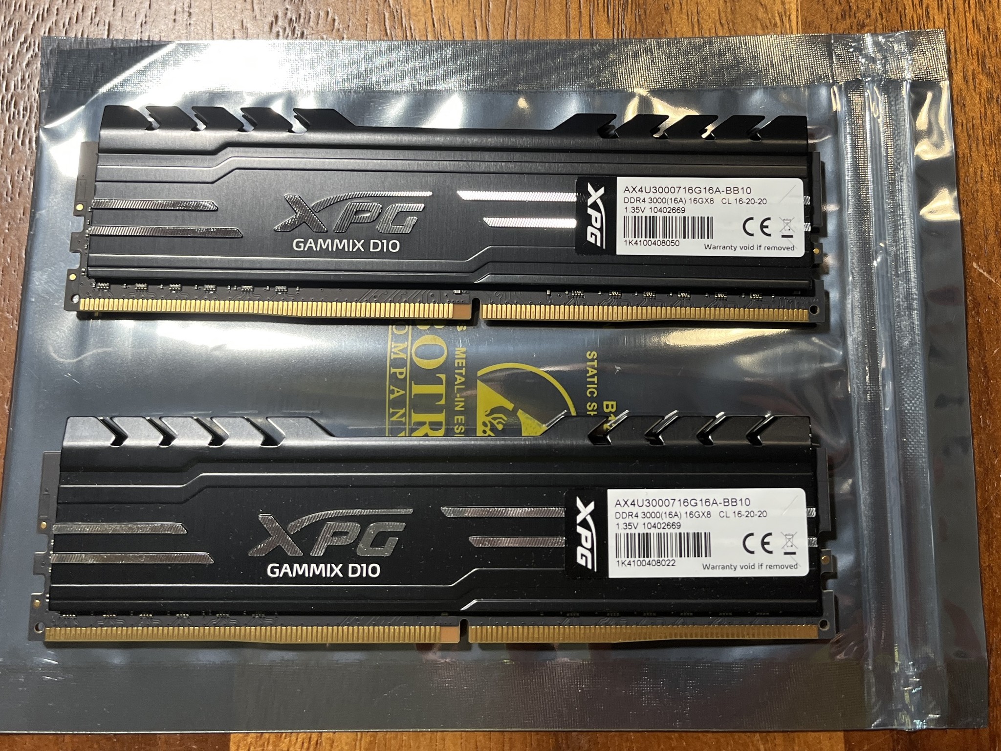 XPG GAMMIX D10 32GB (2x16GB) DDR4 RAM 3000MHz (AX4U32000716G16A-BB10)