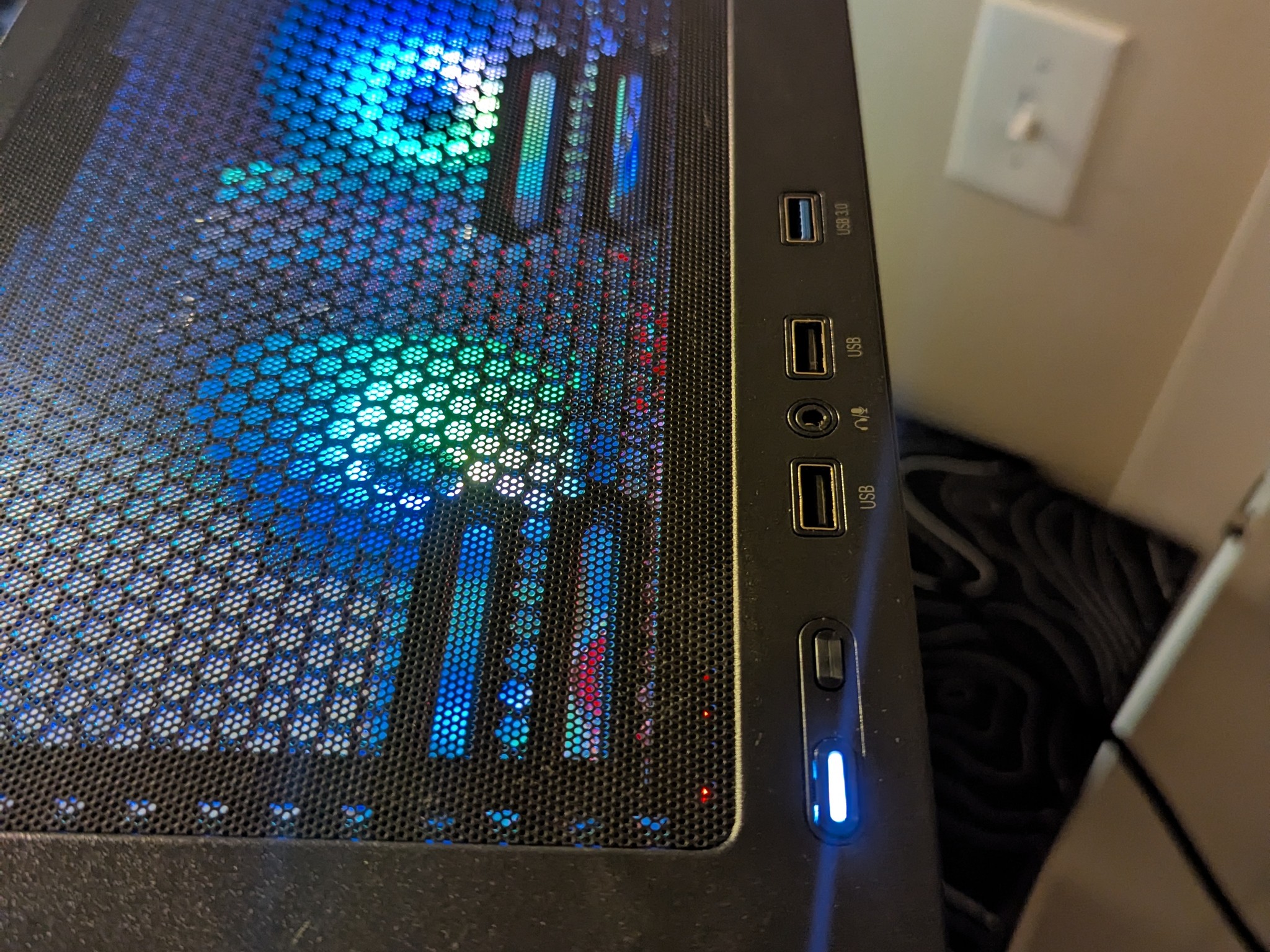 Gaming PC | GTX 1080 | INTEL I7-7700K | 16GB RAM | 512 GB SSD | ARGB | ATX