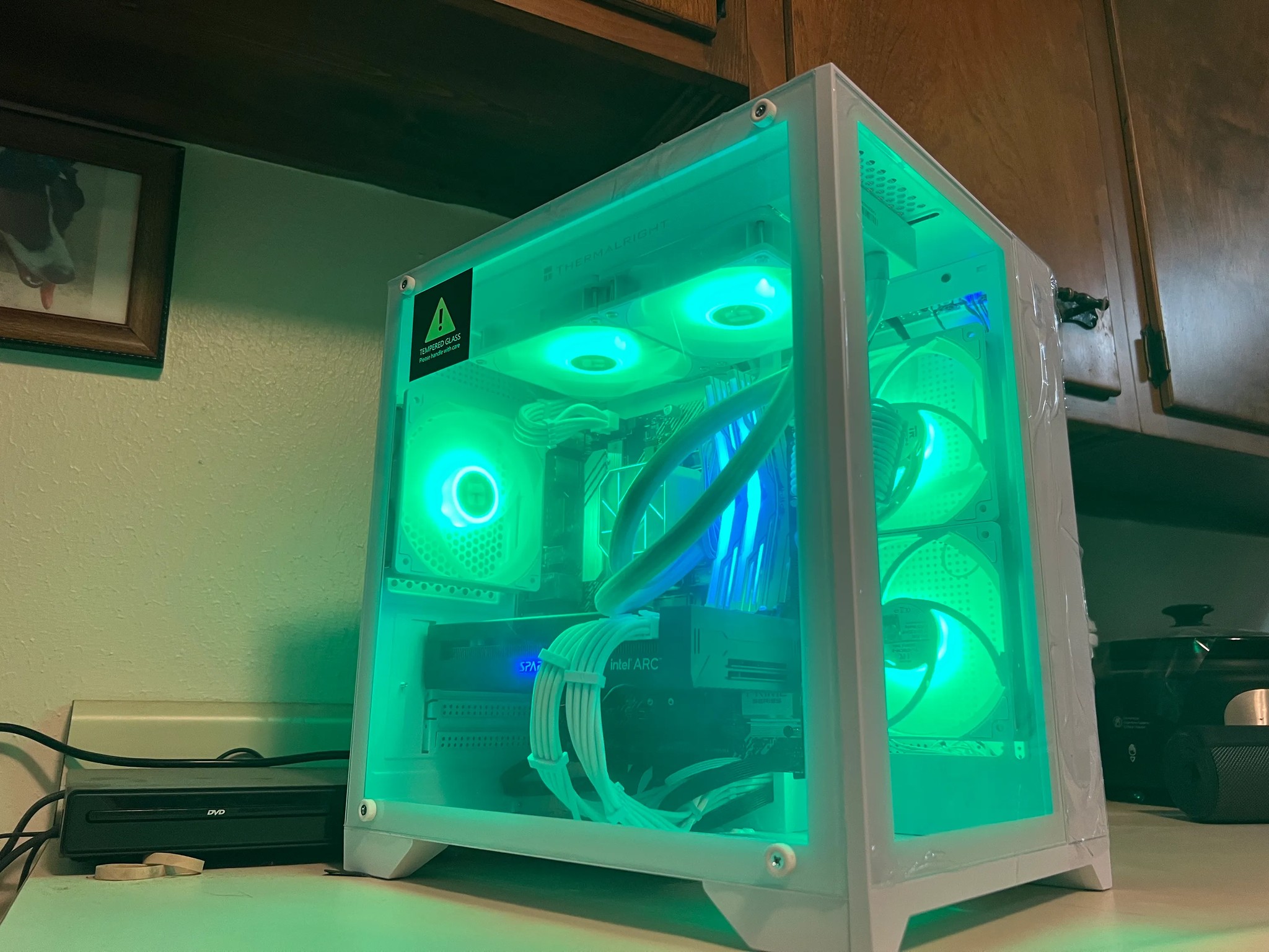 GLACIOUS(i5 10400f, Oloy Warhawk DDR4 16GB, Arc A580, Apevia Galaxy 650w 80+Gold, Thermalright AIO)