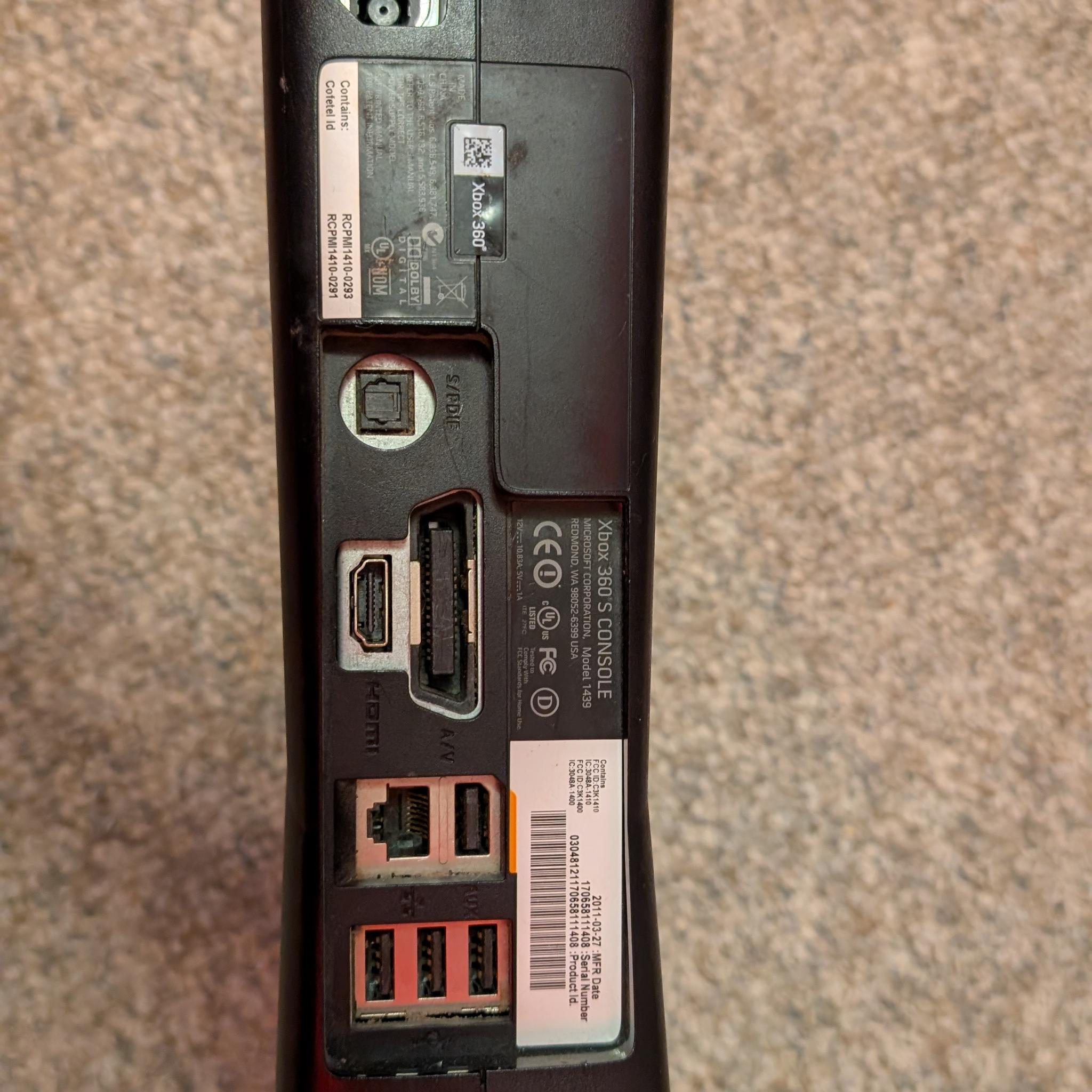 Xbox 360 Slim (w/ 250GB HDD)