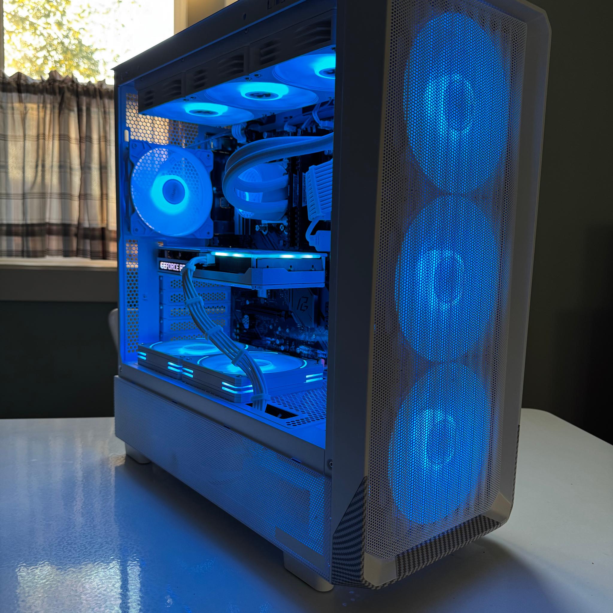 Frost Apex  | Custom Gaming PC | 3060 TI - R5 5500 - 16GB Ram - 1tb SSD