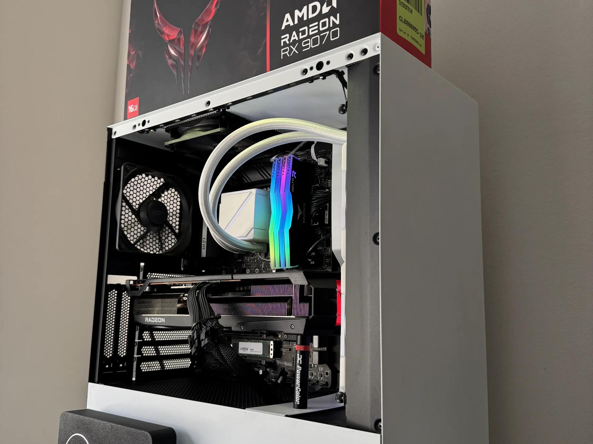 RX 9070 | Intel i9 10900K | 1TB SSD NVMe | 32GB RAM | 1000W PSU