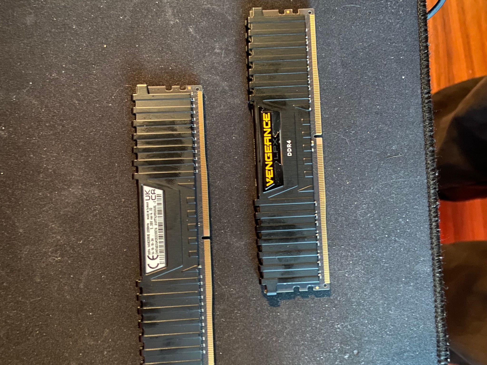Corsair Vengeance LPX DDR4-3200 DIMM 16GB (2x8GB) RAM 288-Pin