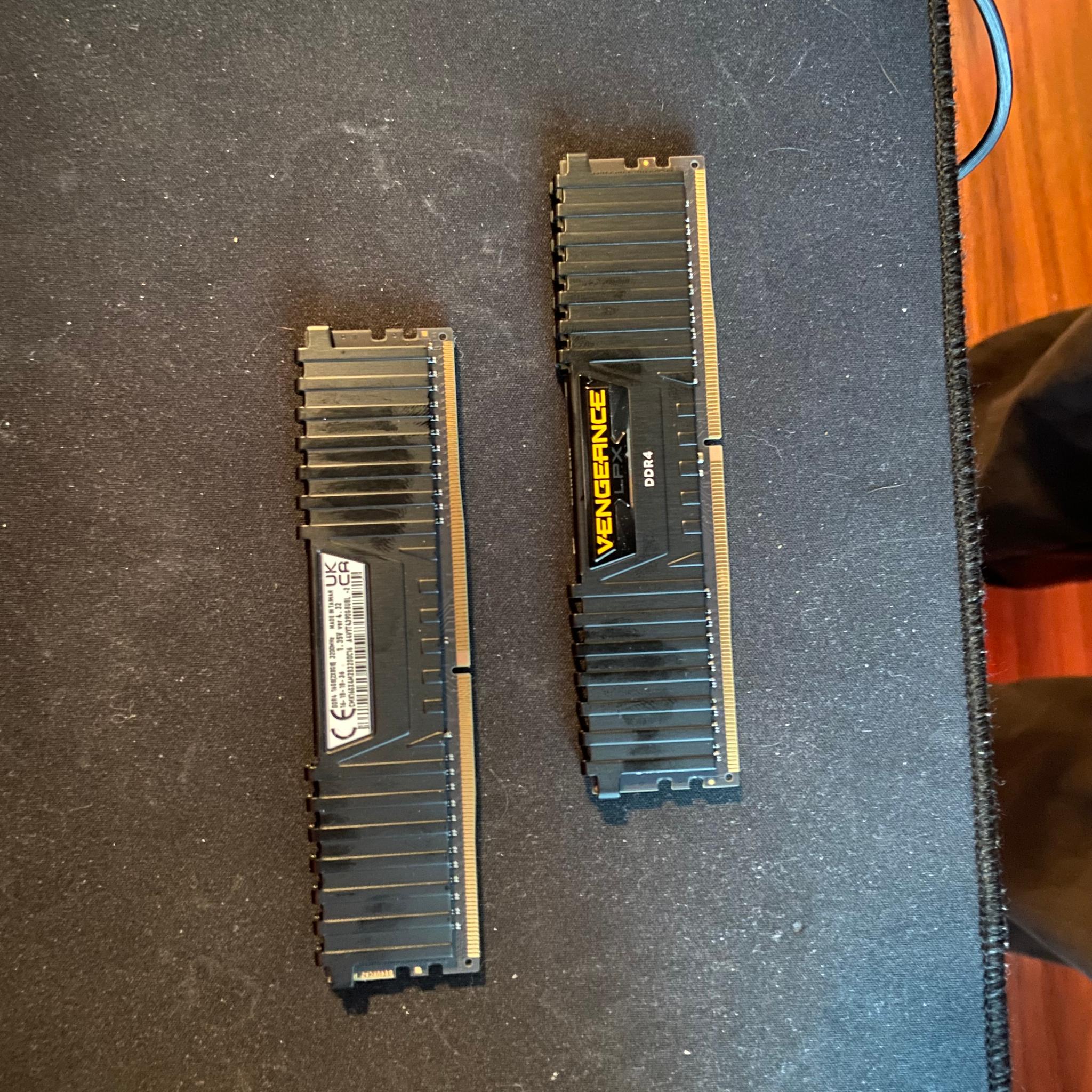 Corsair Vengeance LPX DDR4-3200 DIMM 16GB (2x8GB) RAM 288-Pin