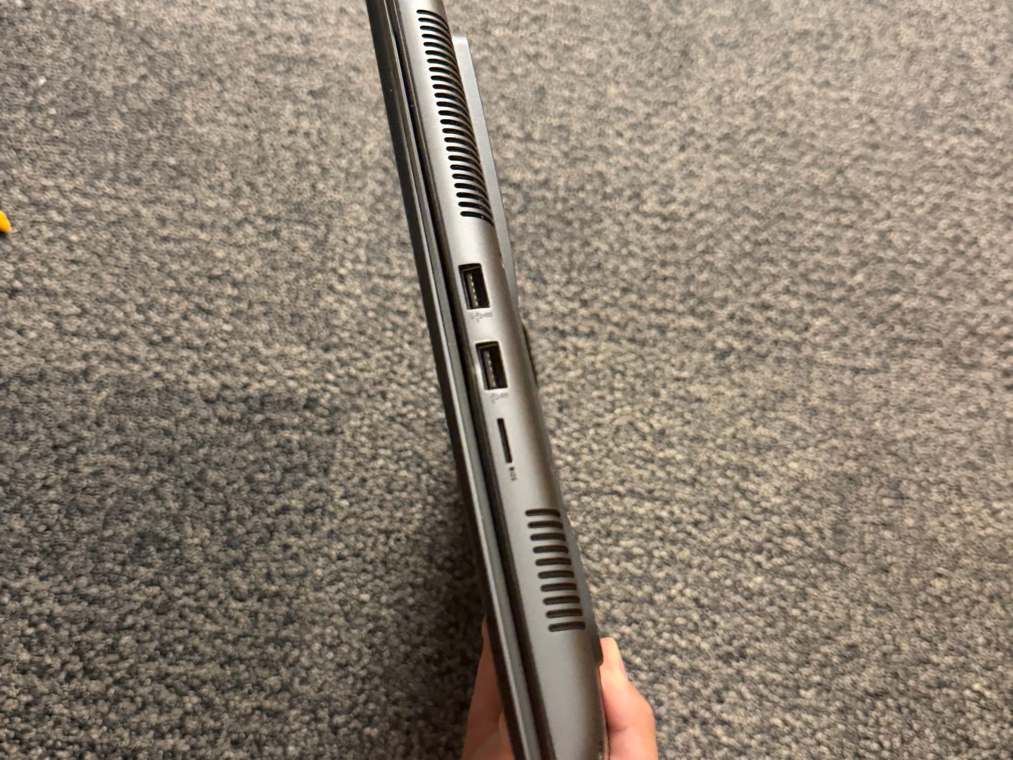 Alienware m16 R2 16" Core Ultra 9 185H 32GB 1TB SSD RTX 4060 8GB  - Used