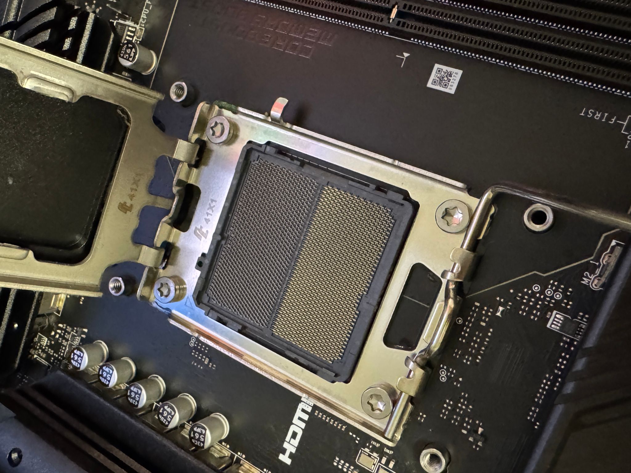 MSI MAG B650 TOMAHAWK WIFI
