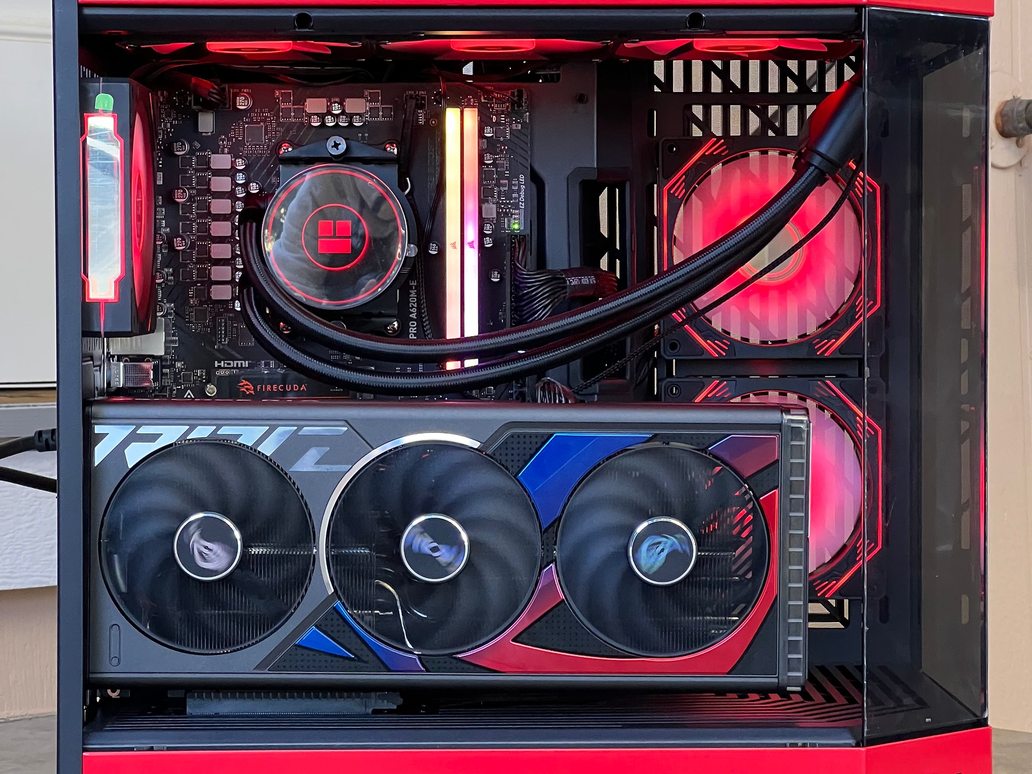 Gaming pc | Rtx 4070 Ti Super | Ryzen 9600x | 32GB Corsair Ram | 2TB nvme | Windows 11