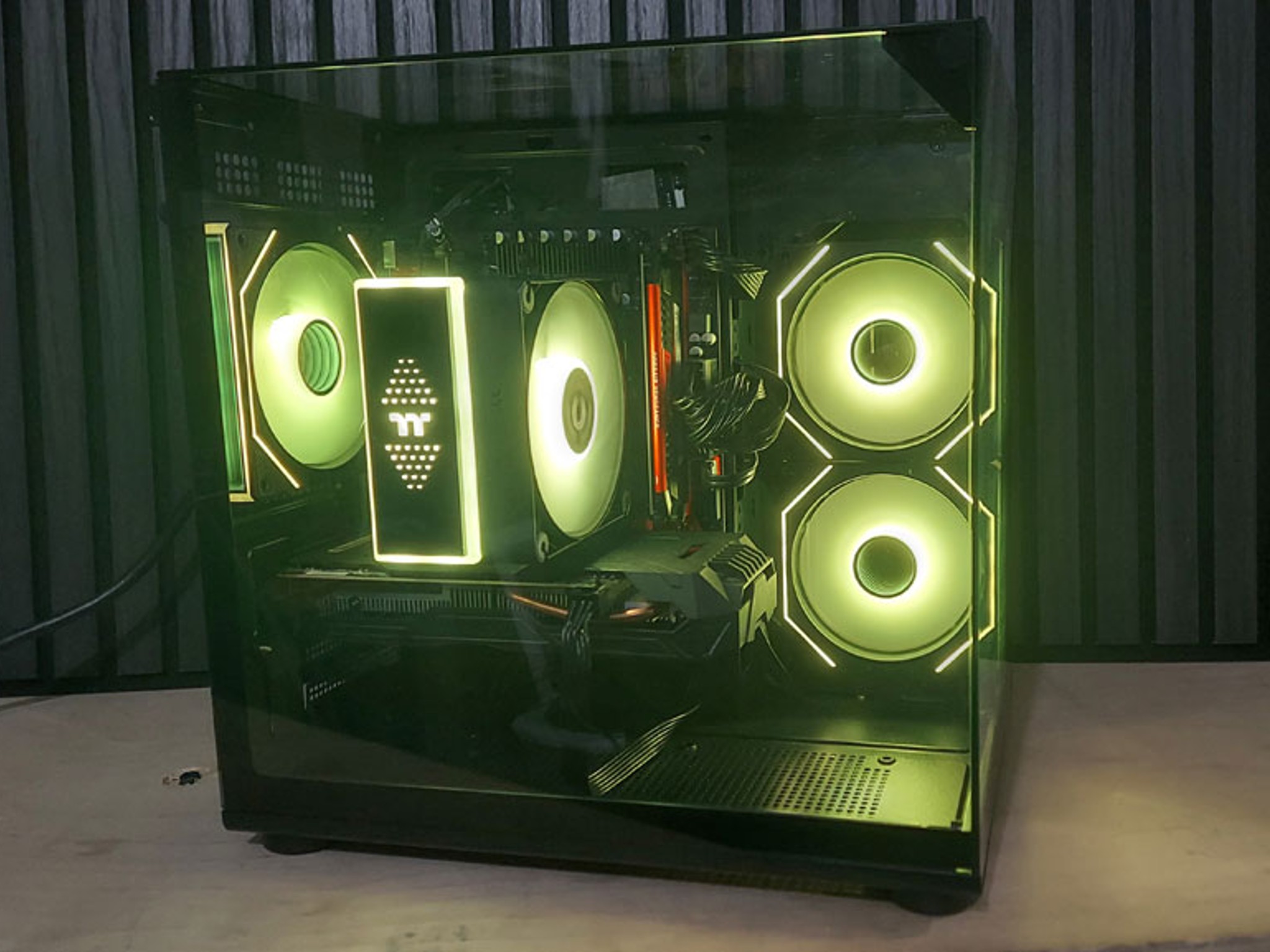 Intel Sledgehammer 8-Core/16-Thread PC | GTX 1060 | 32GB RAM | 1.25 TB | RGB Penthouse Glass Case