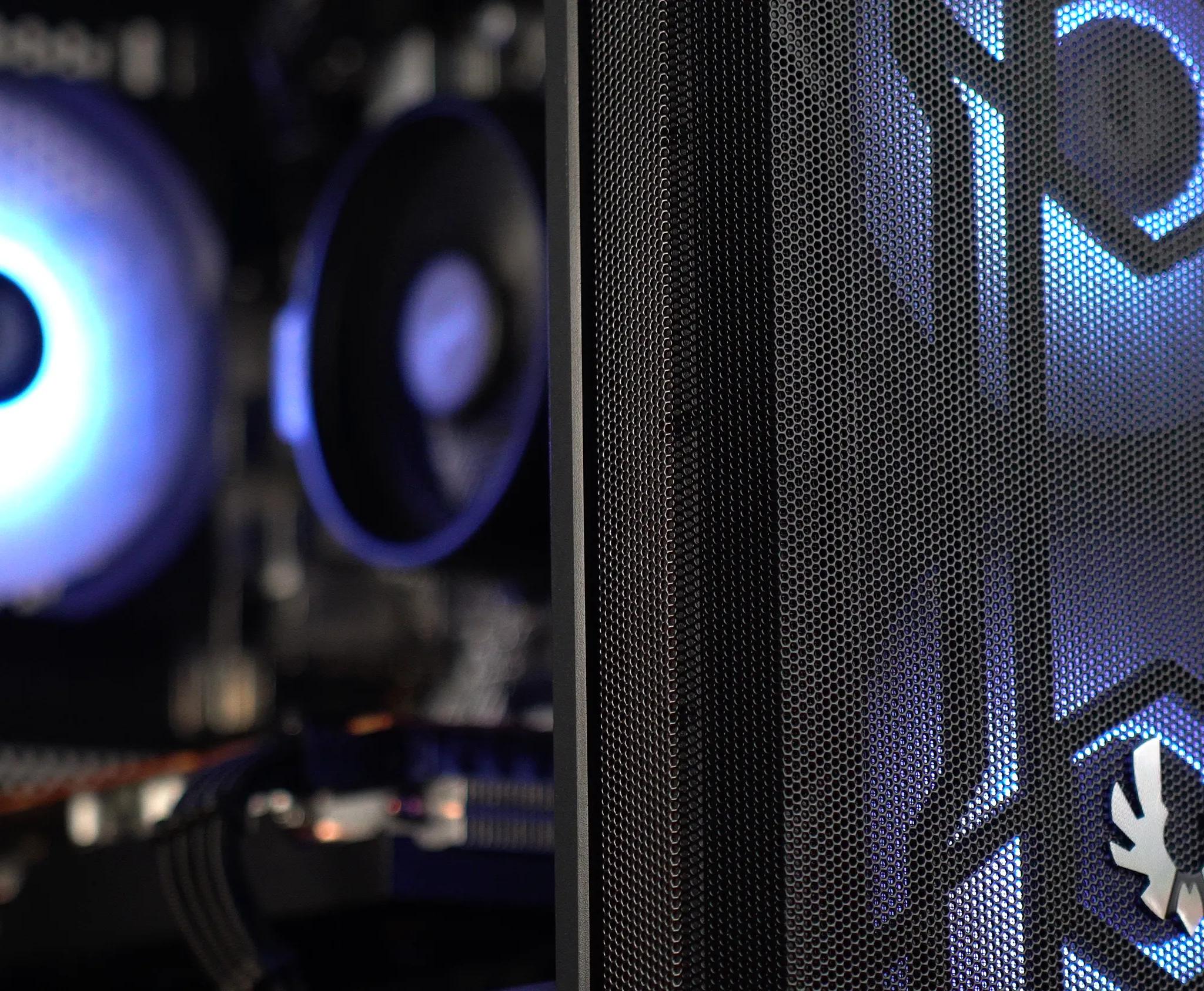 RX 6650XT + Ryzen 5500 Custom Gaming PC! ARGB