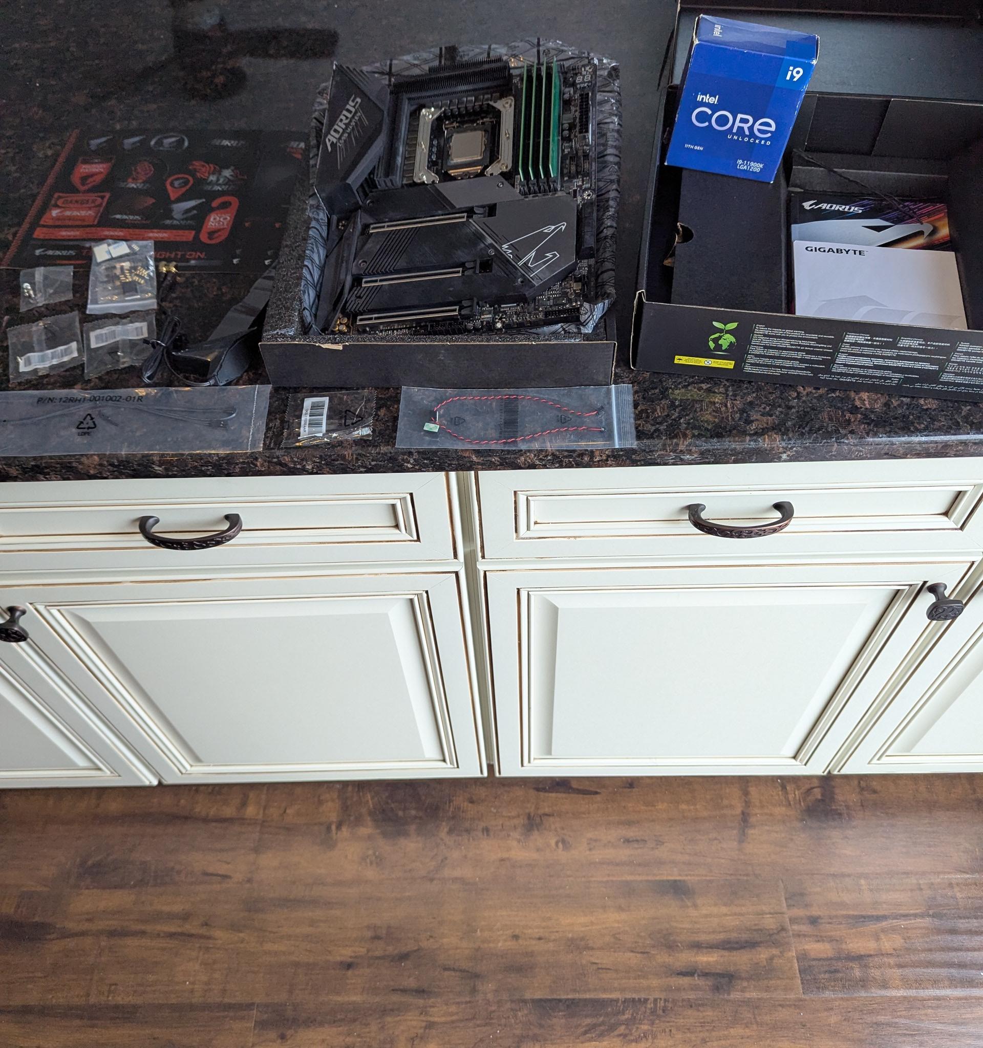 Gigabyte Z590 master Combo