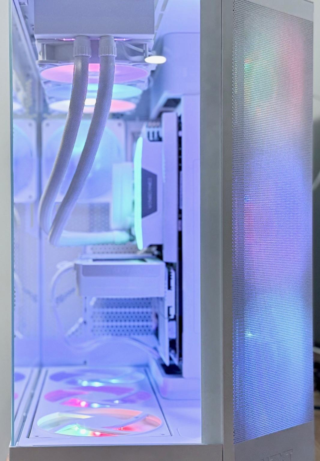 Avalanche RTX 5060 TI  Aero 16GB