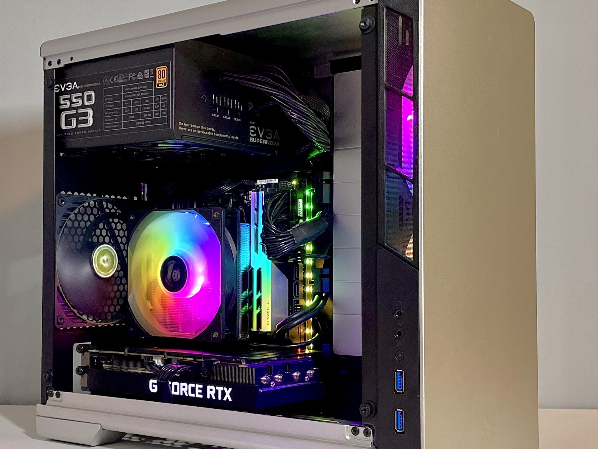 Minima: Ryzen 5 5600, RTX 3060ti Gaming PC 