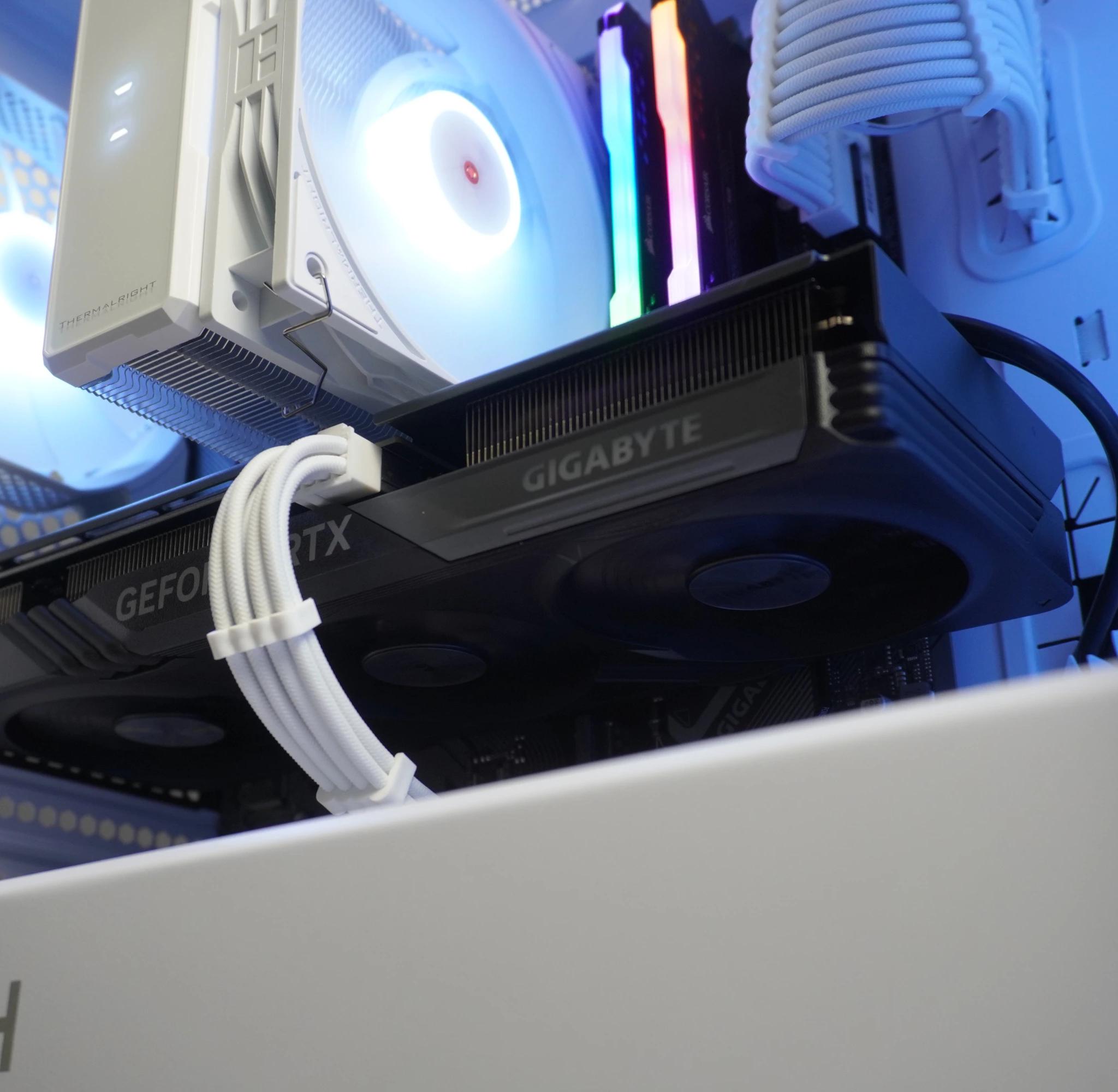 White & Black RTX 4060 Gaming PC