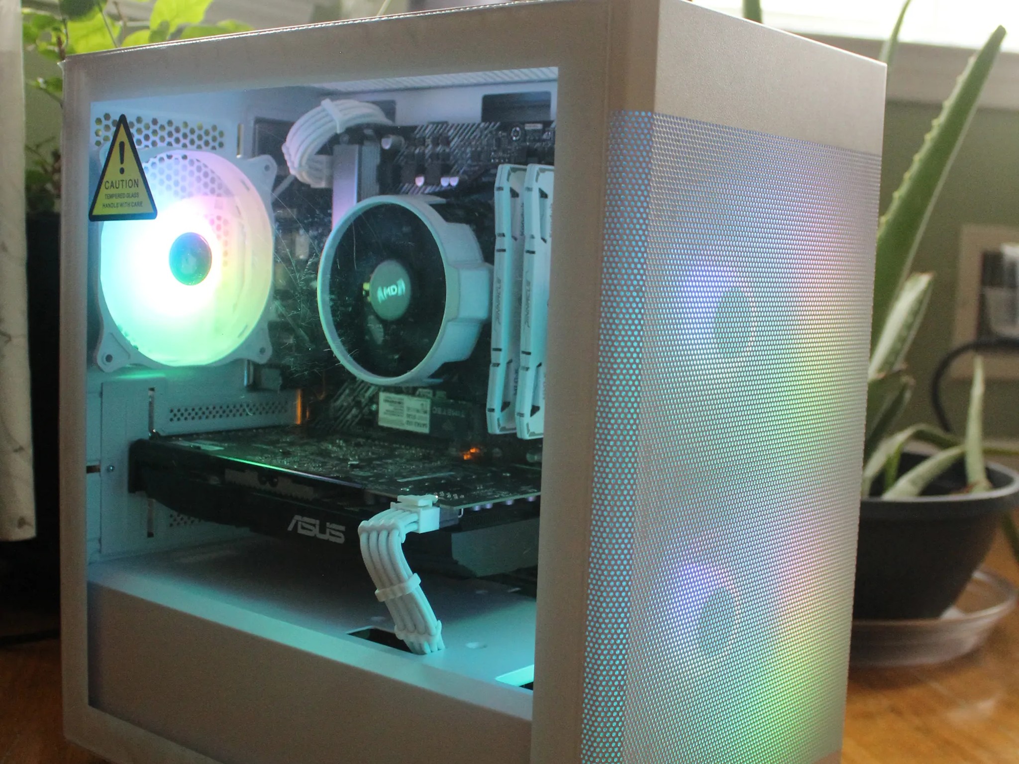 |200+ FPS FORTNITE| All White Ryzen 3 4100- RX 580- 16GB RAM- 512GB SSD WIFI