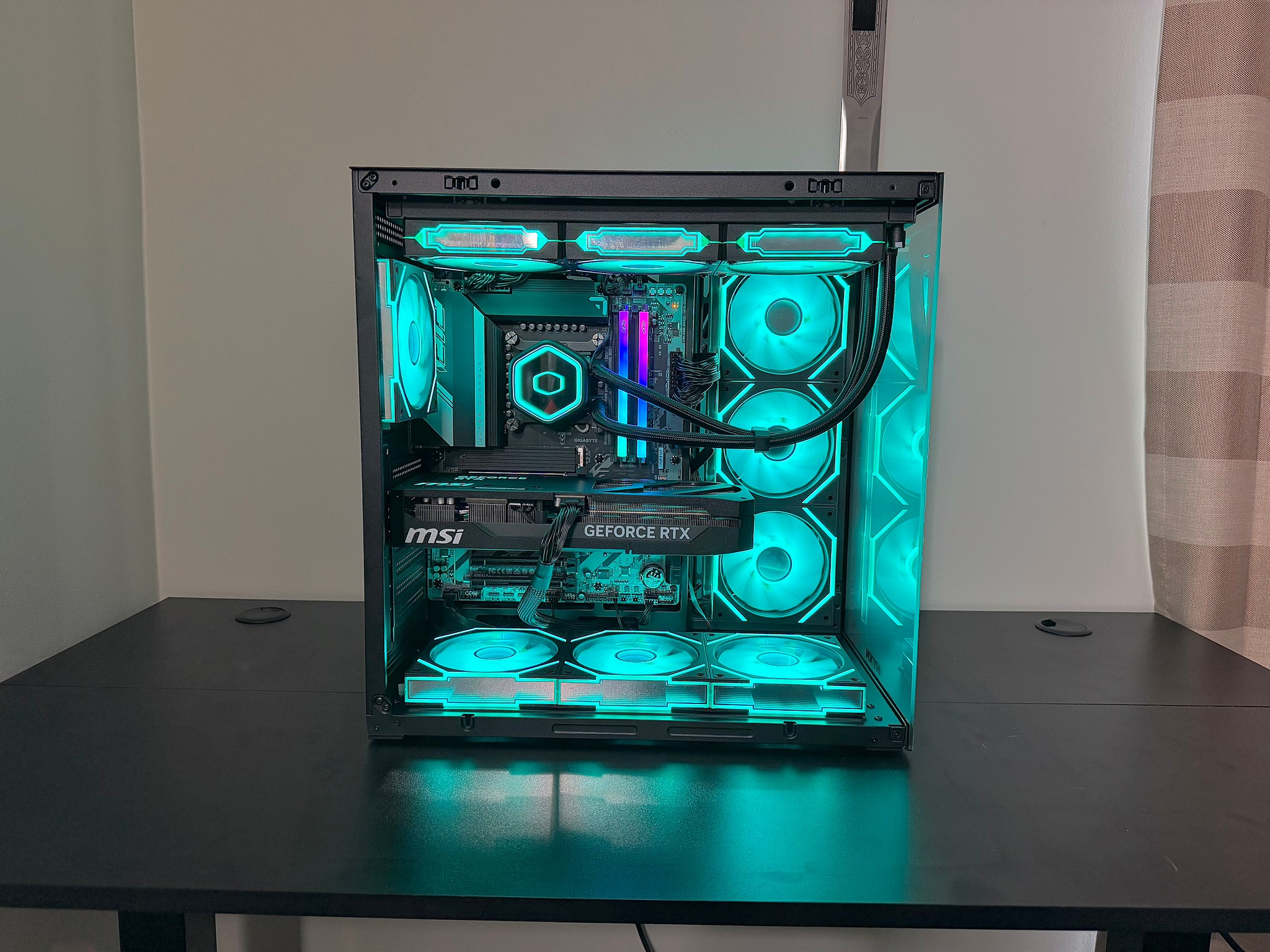RTX 5070 ti | Intel Core Ultra 7 265KF | 32GB ram | 2TB M.2 Gaming PC