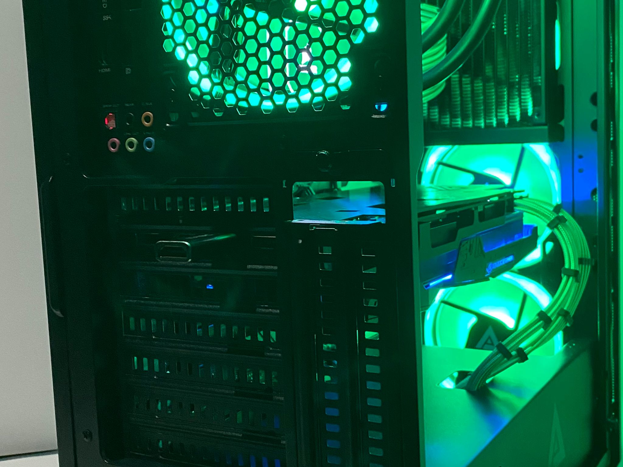 Very “Strix” Assassin🥷🔥|RX 5700XT| Ryzen 5@4GHz| 16GB DDR4(Warhawk)| 1TB NVMe SSD| Windows 11 Home
