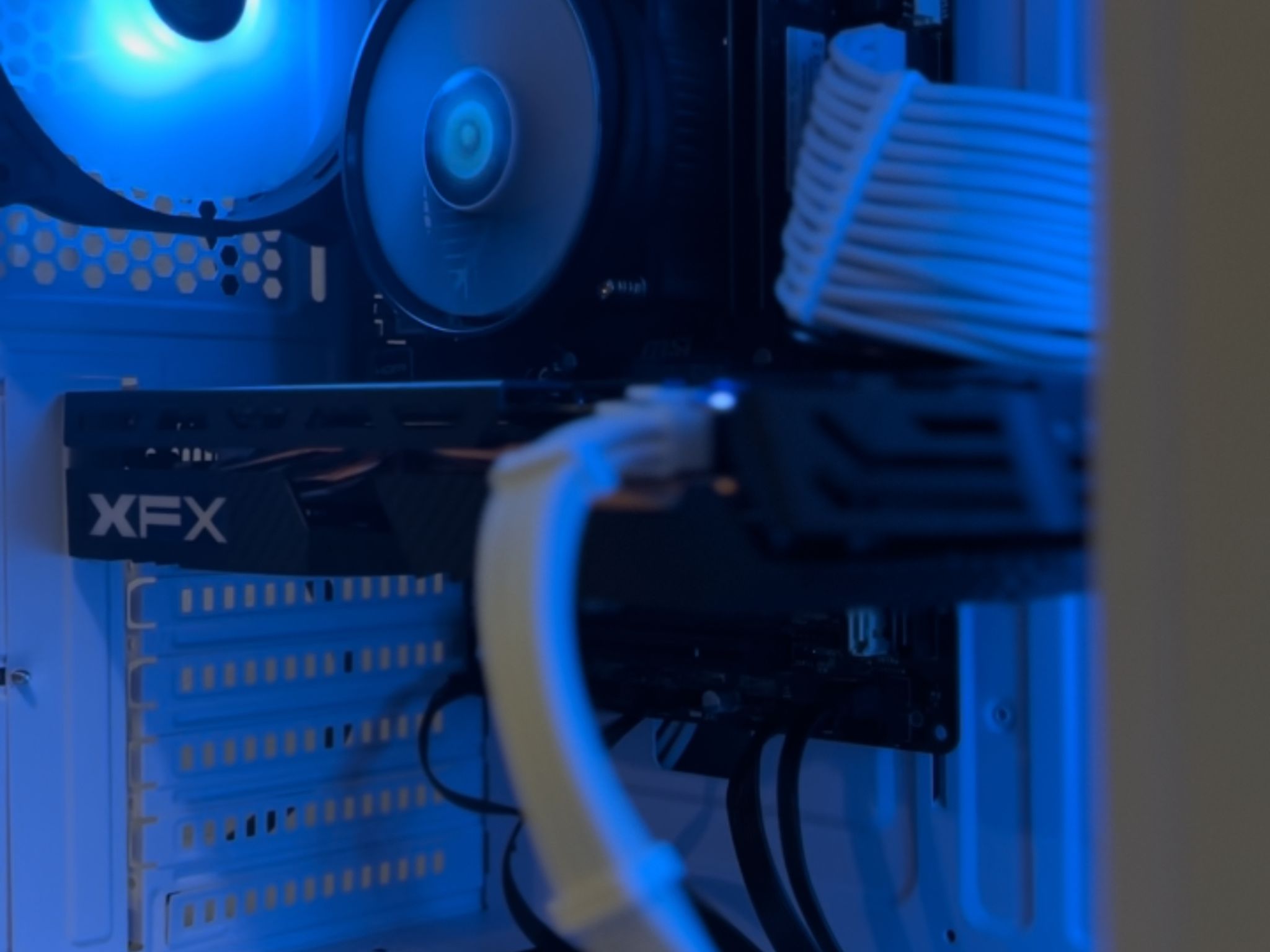 ❄️ Budget | RX 580 | i7 Equivalent | 16GB RAM | 512GB SSD
