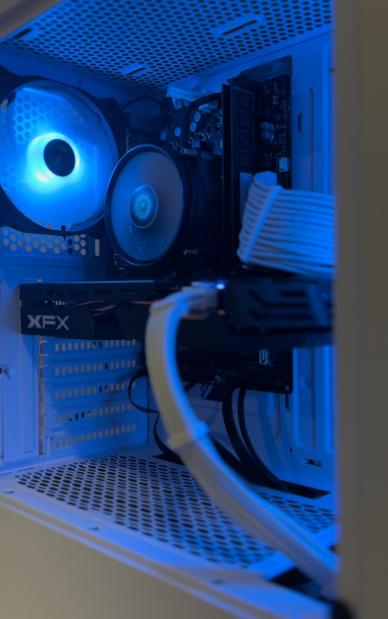 ❄️ Budget | RX 580 | i7 Equivalent | 16GB RAM | 512GB SSD